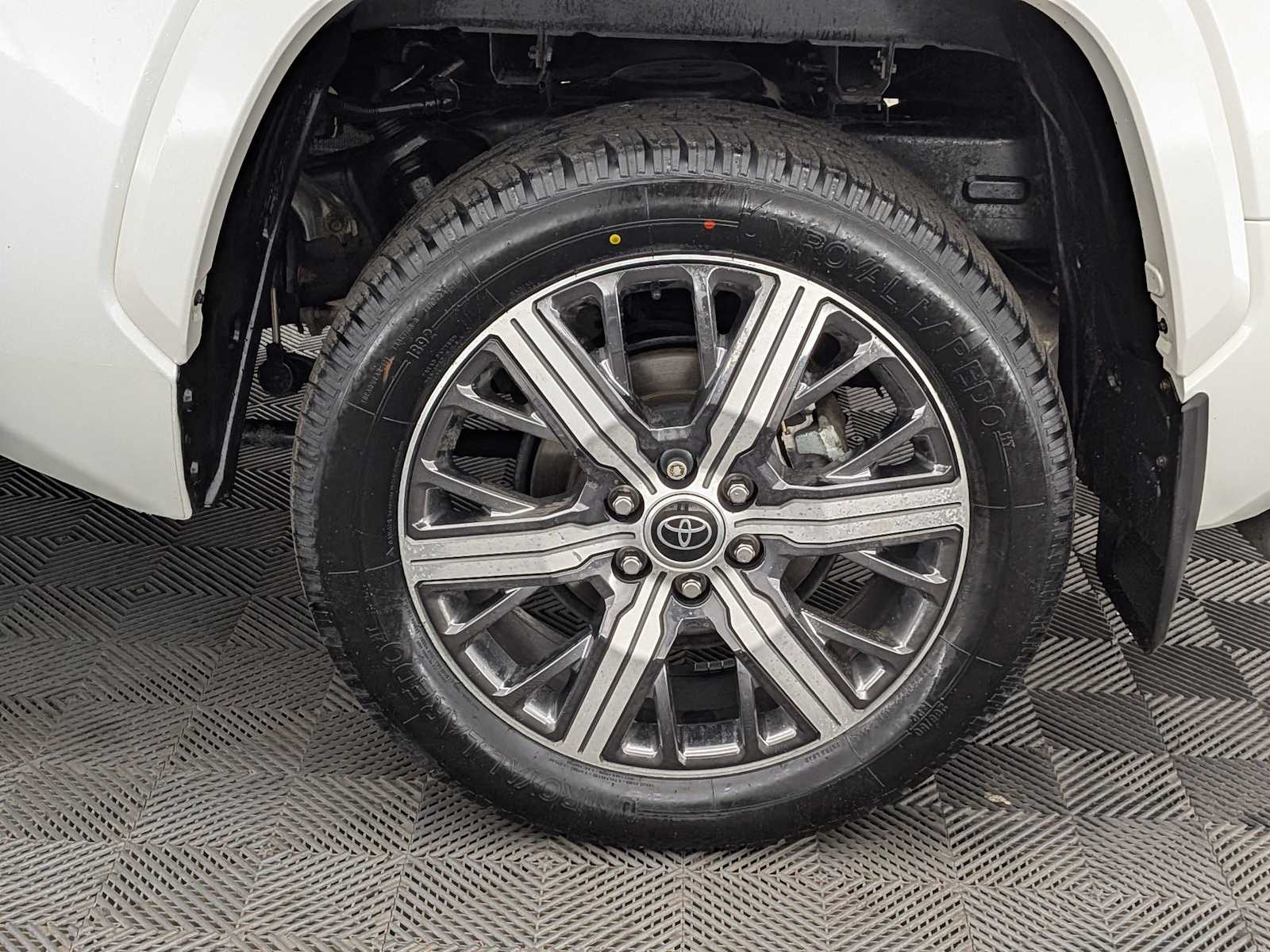 Thumbnail: 2022 Toyota Tundra - 15