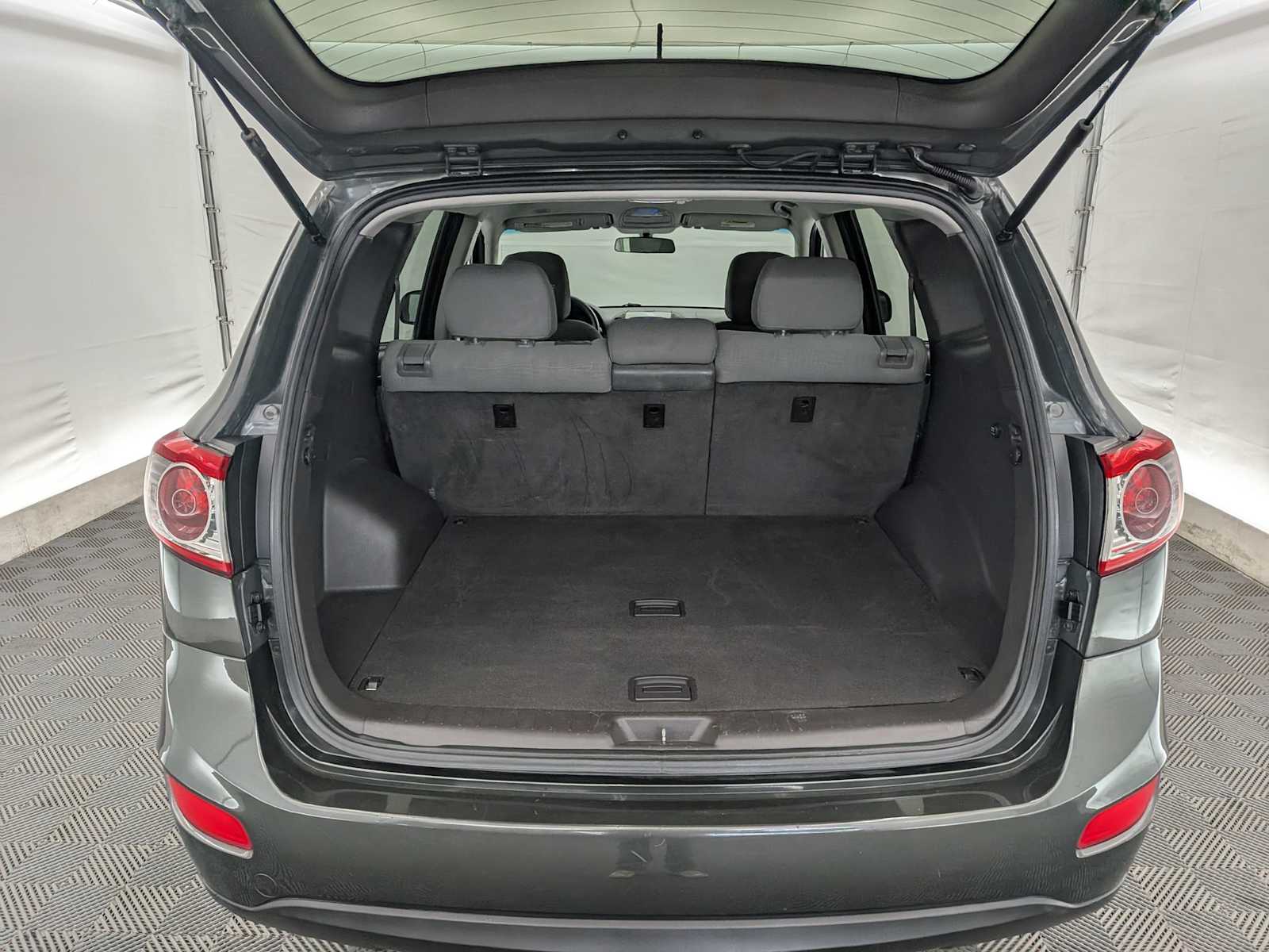 Thumbnail: 2011 Hyundai Santa Fe - 32