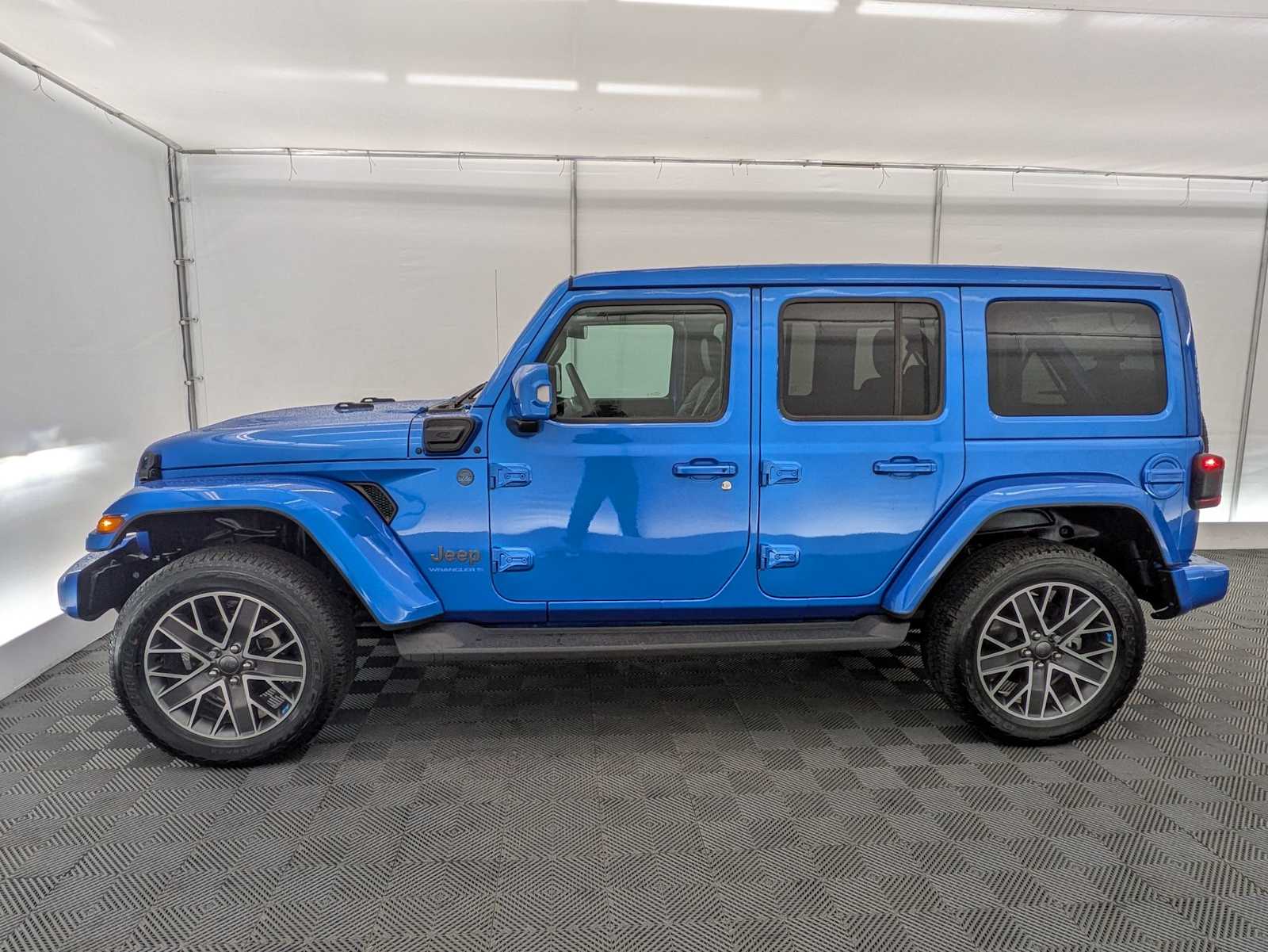 Thumbnail: 2023 Jeep Wrangler - 3
