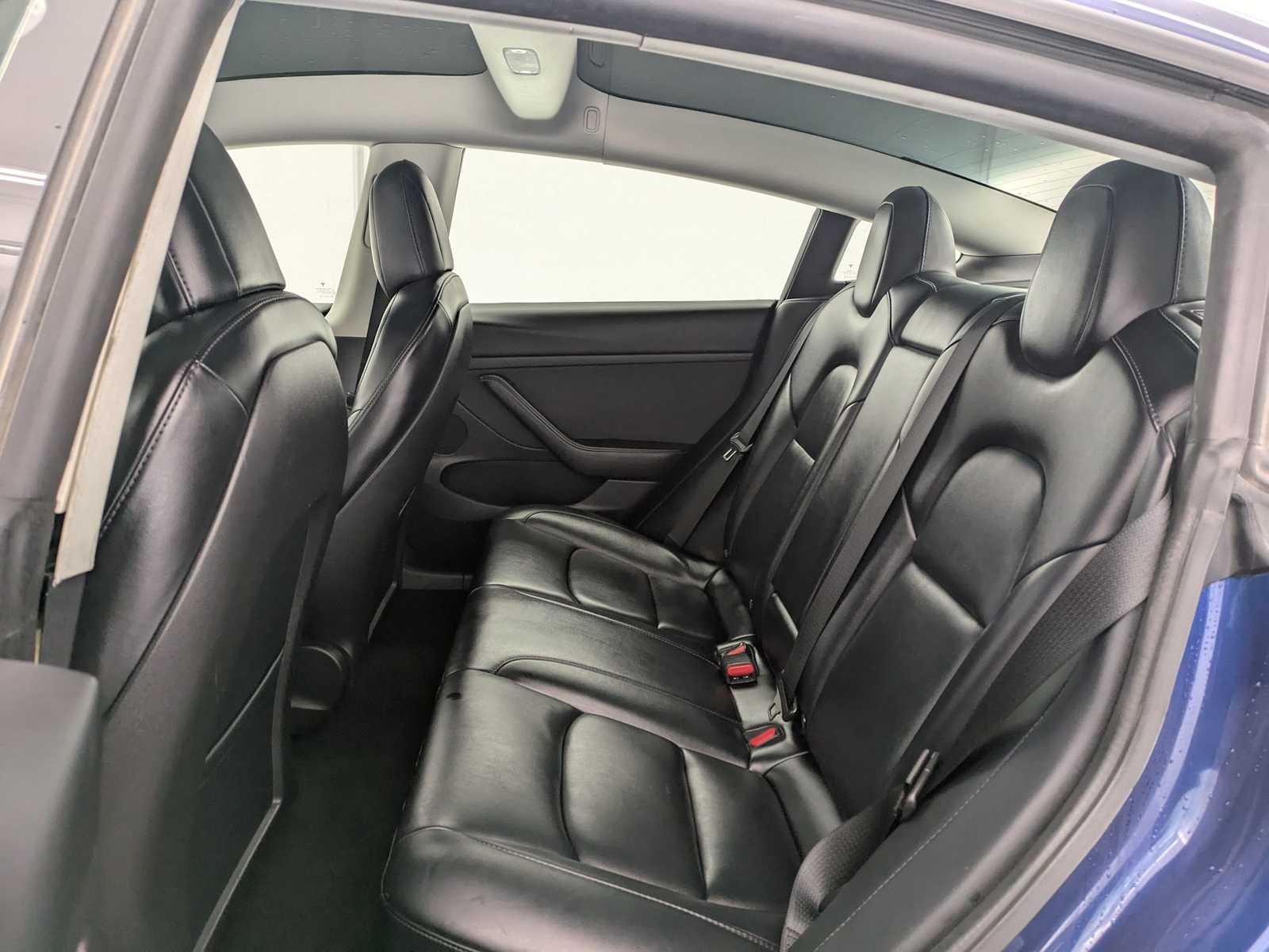 Thumbnail: 2022 Tesla Model 3 - 17