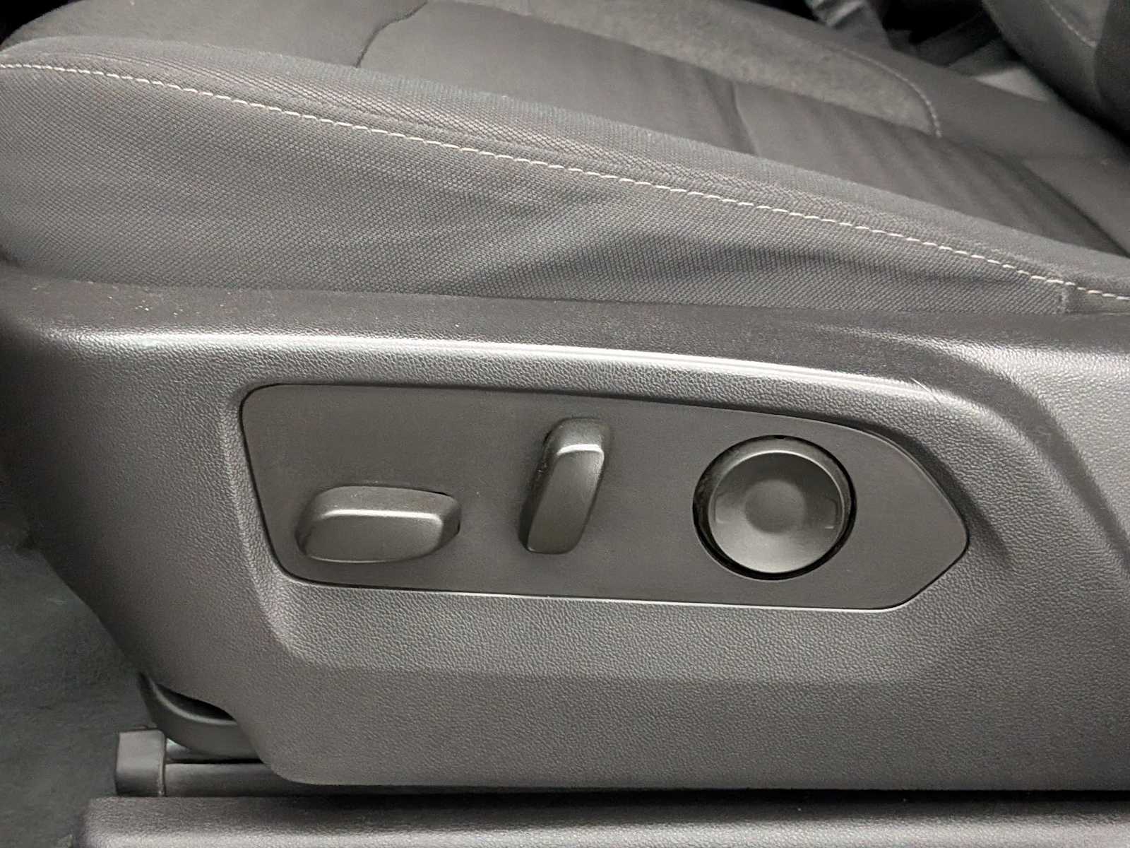 Thumbnail: 2023 Chevrolet Silverado 1500 - 20