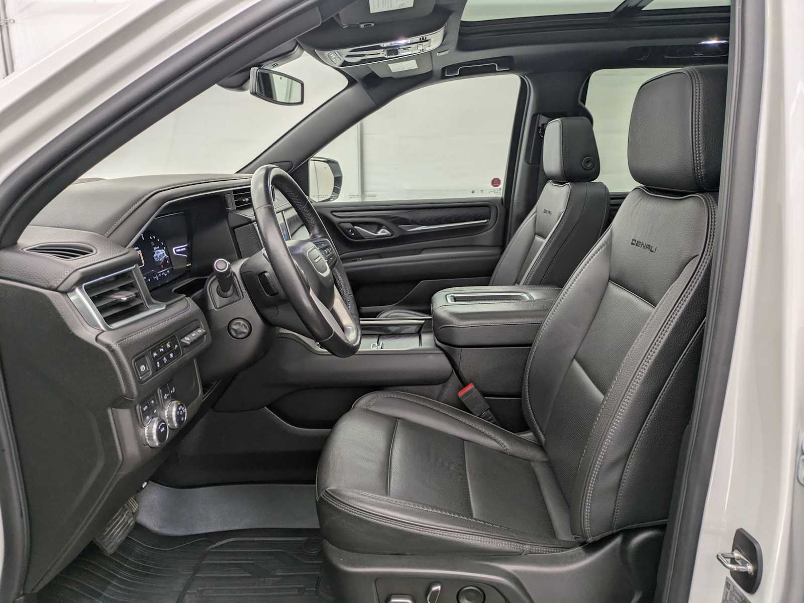 2022 GMC Yukon Denali 19