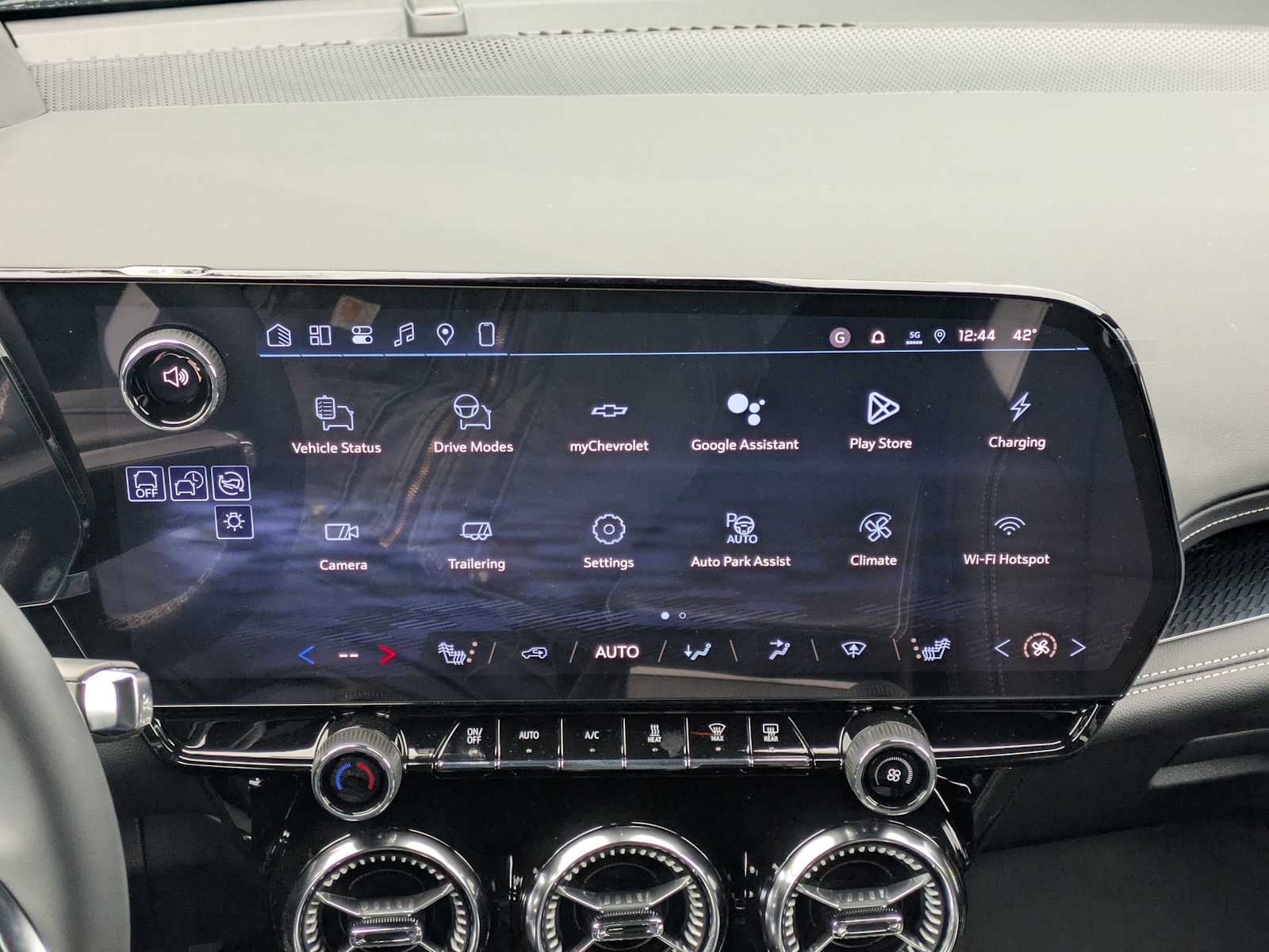 Thumbnail: 2026 Chevrolet Blazer EV - 28