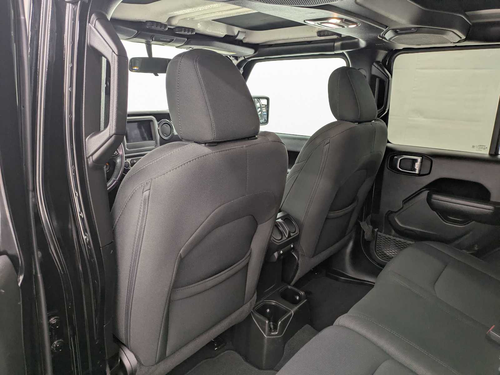 Thumbnail: 2022 Jeep Wrangler - 18