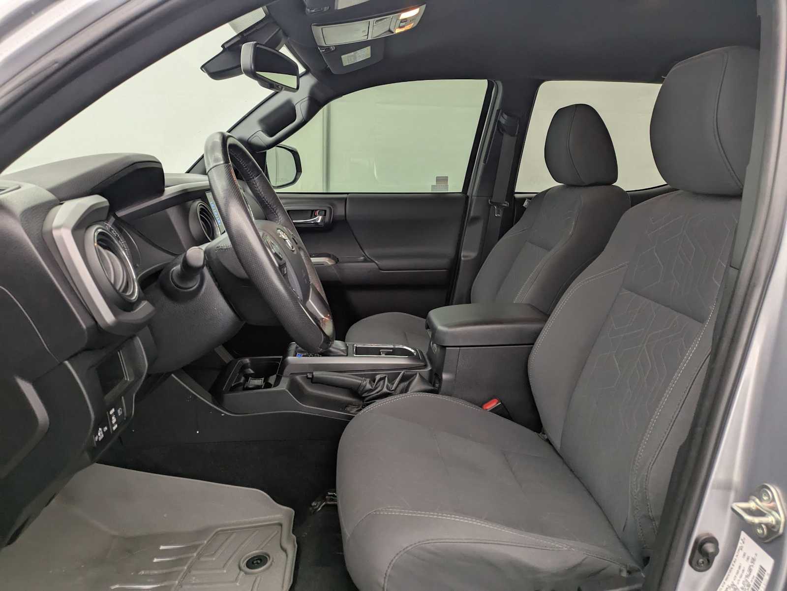 Thumbnail: 2019 Toyota Tacoma - 18