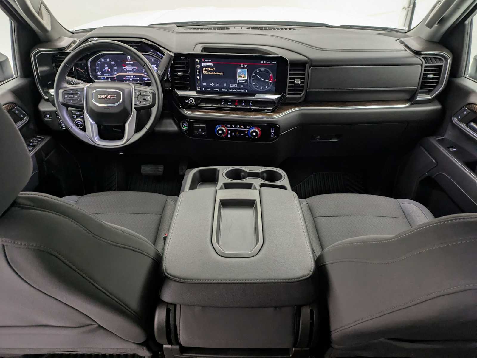 Thumbnail: 2024 GMC Sierra 3500 - 17