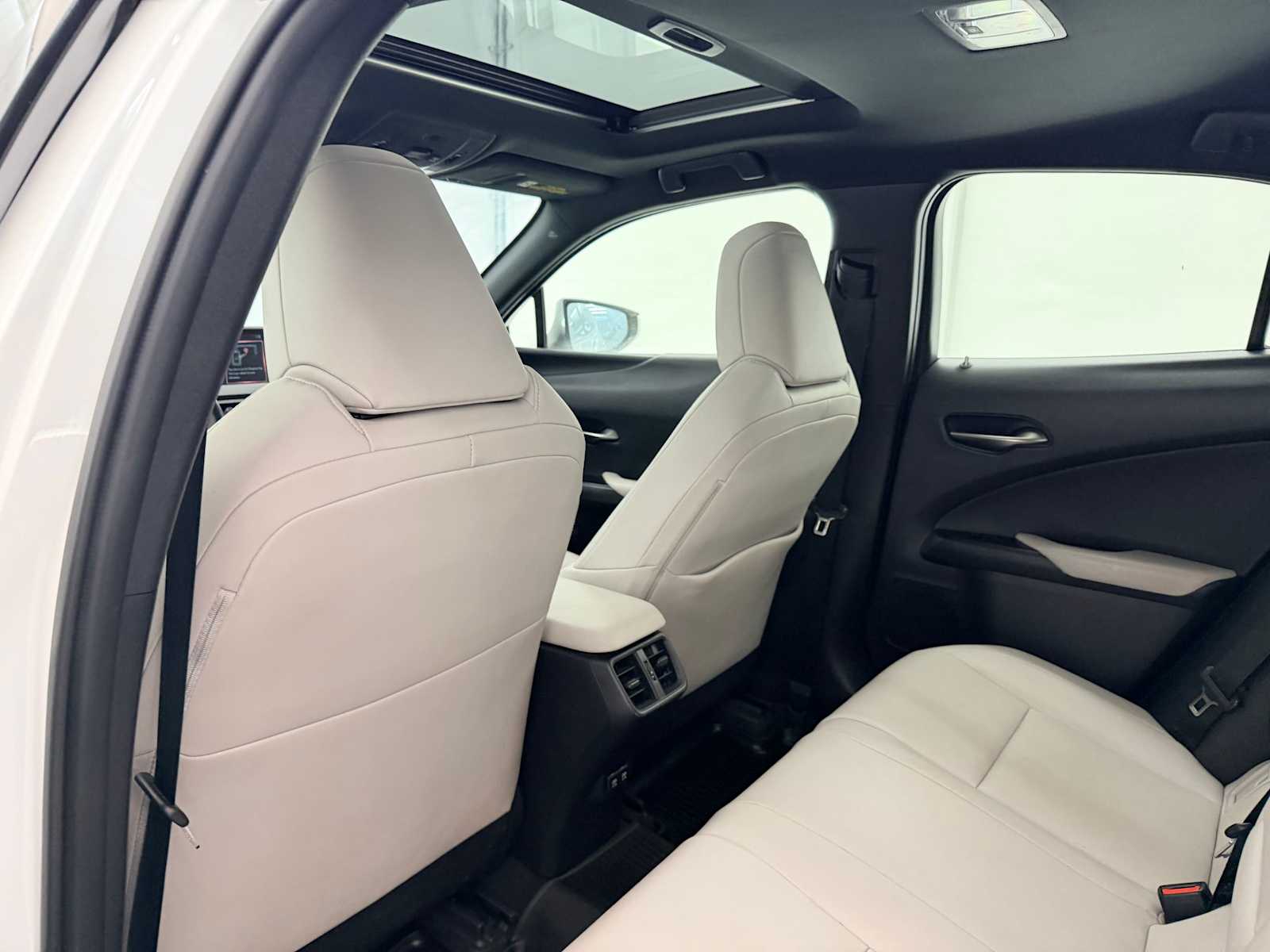 Thumbnail: 2019 Lexus UX - 18