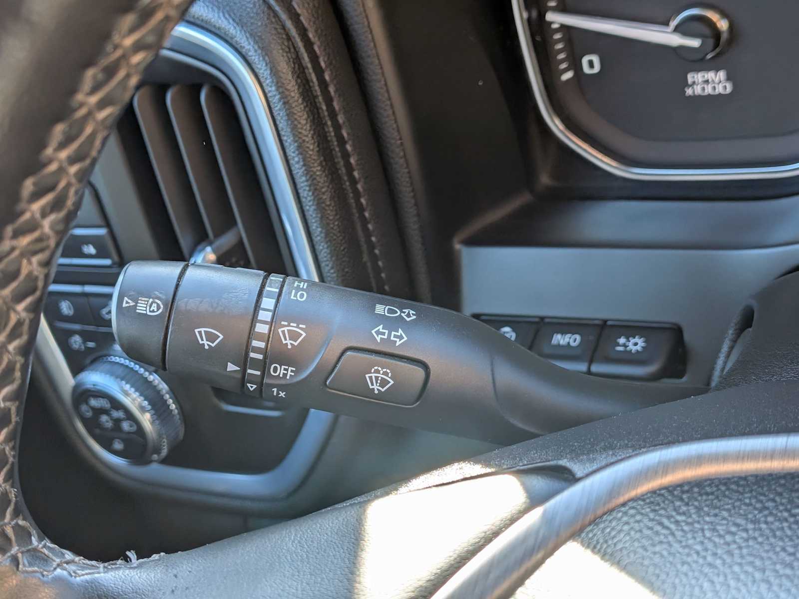 Thumbnail: 2023 GMC Sierra 3500 - 27