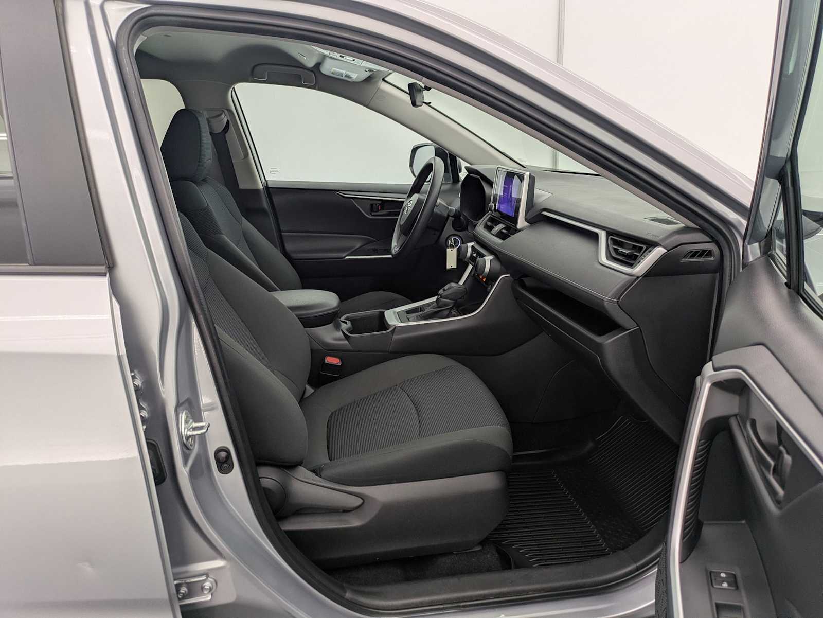 Thumbnail: 2024 Toyota RAV4 - 20