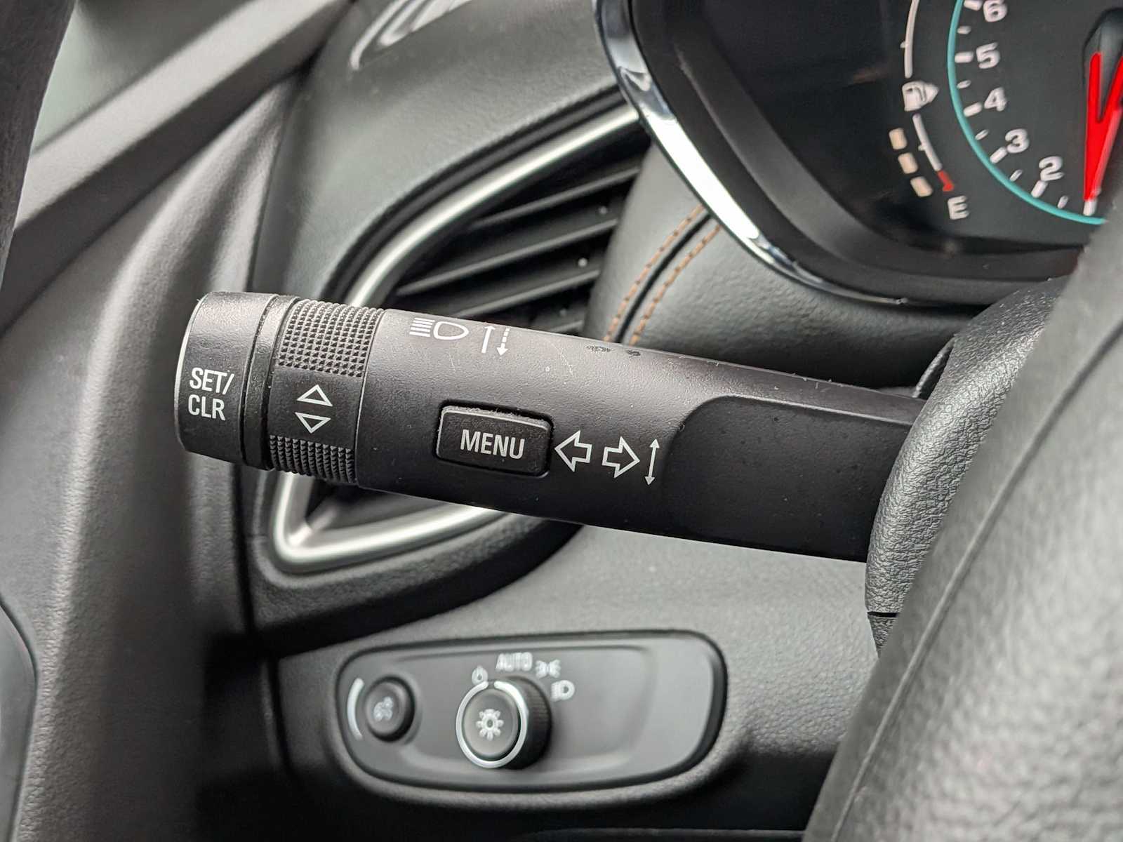 Thumbnail: 2021 Chevrolet Trax - 25