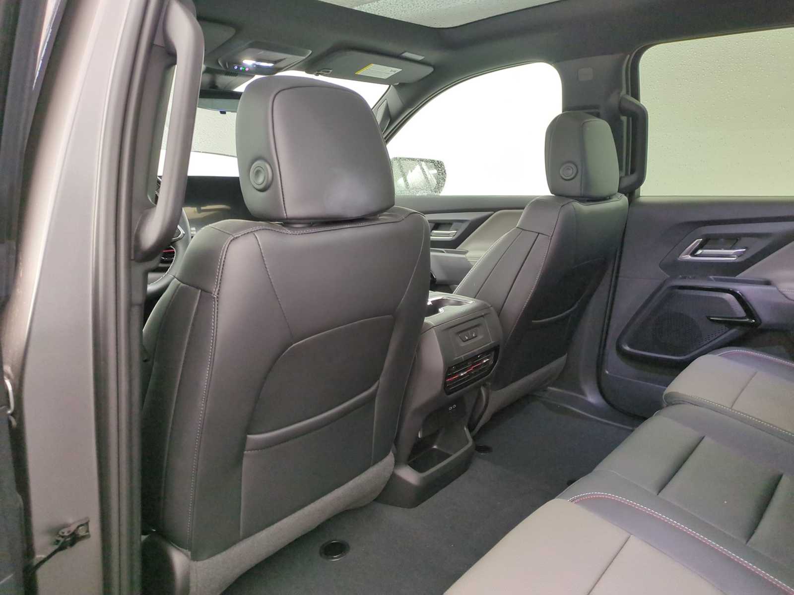 Thumbnail: 2026 Chevrolet Silverado EV - 17