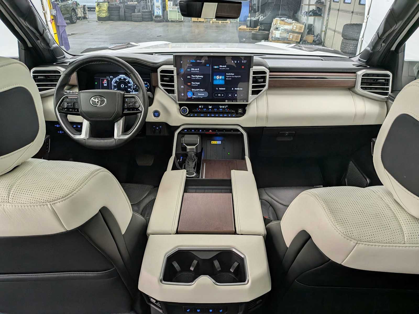 Thumbnail: 2022 Toyota Tundra - 17