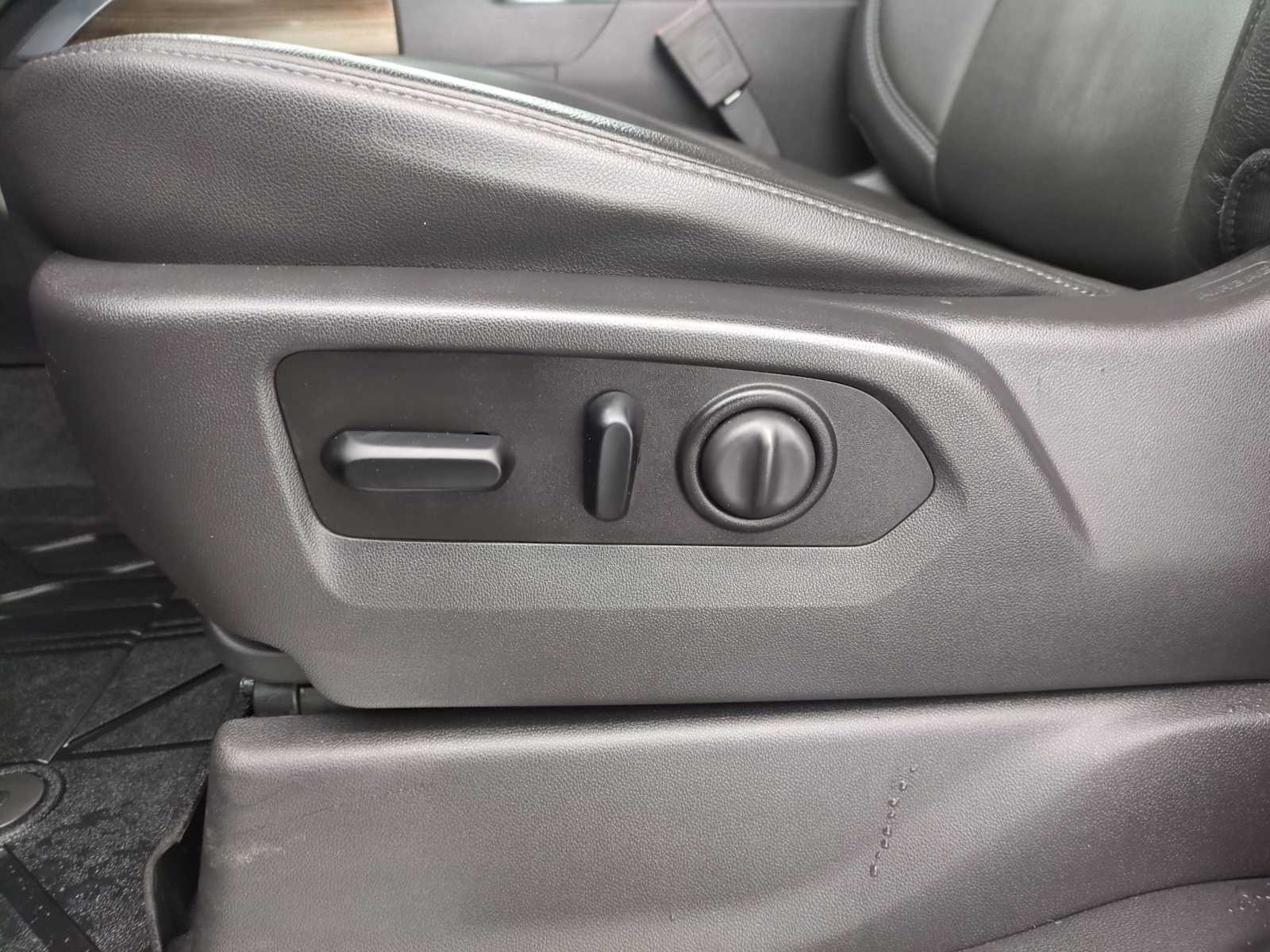 Thumbnail: 2019 Chevrolet Silverado 1500 - 16