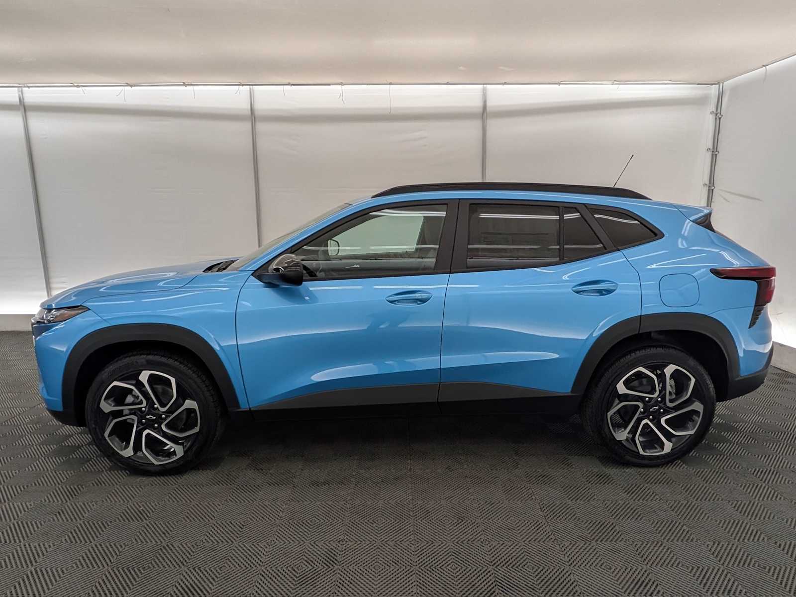 Thumbnail: 2025 Chevrolet Trax - 3