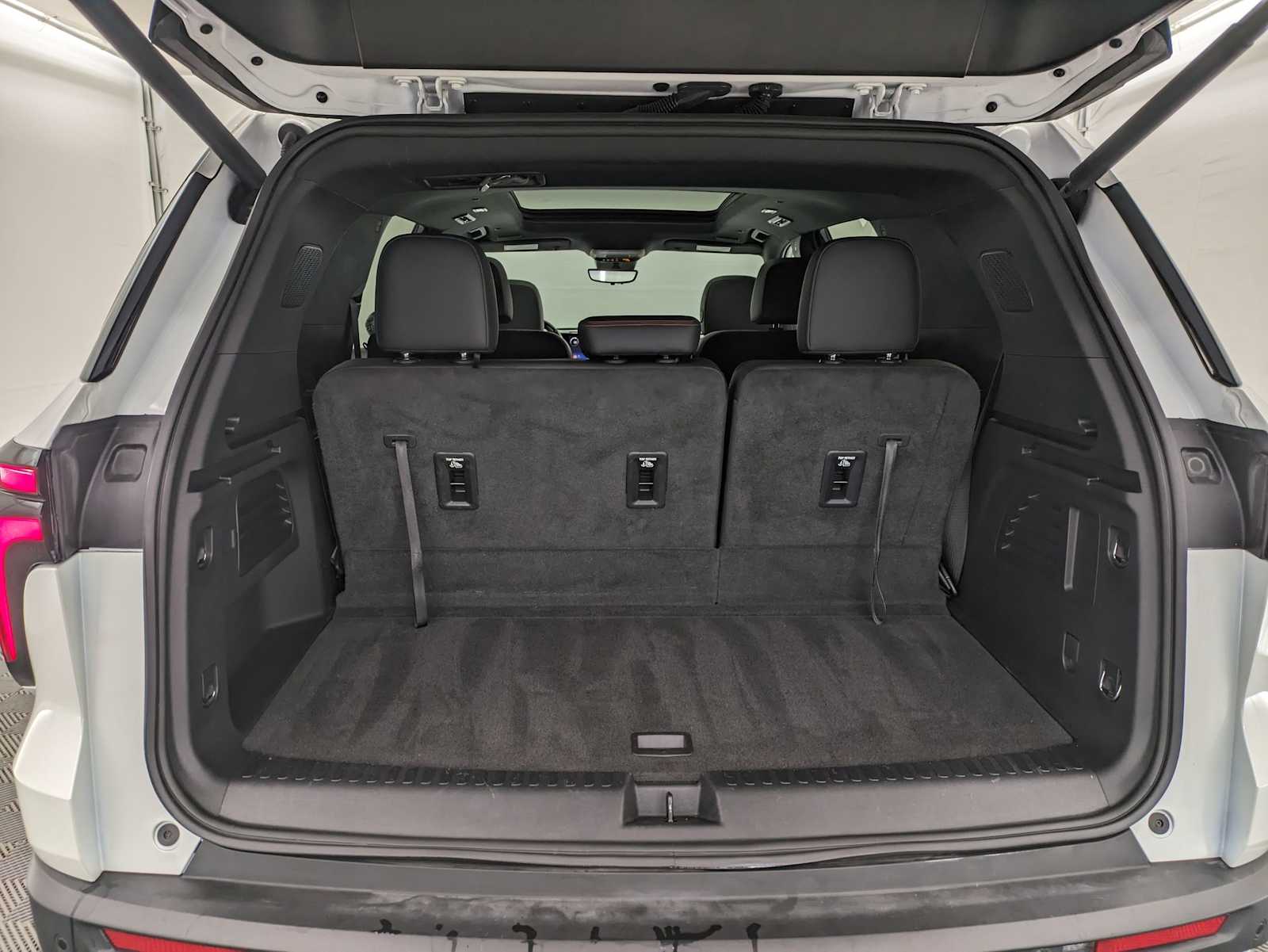 Thumbnail: 2024 Chevrolet Traverse - 33