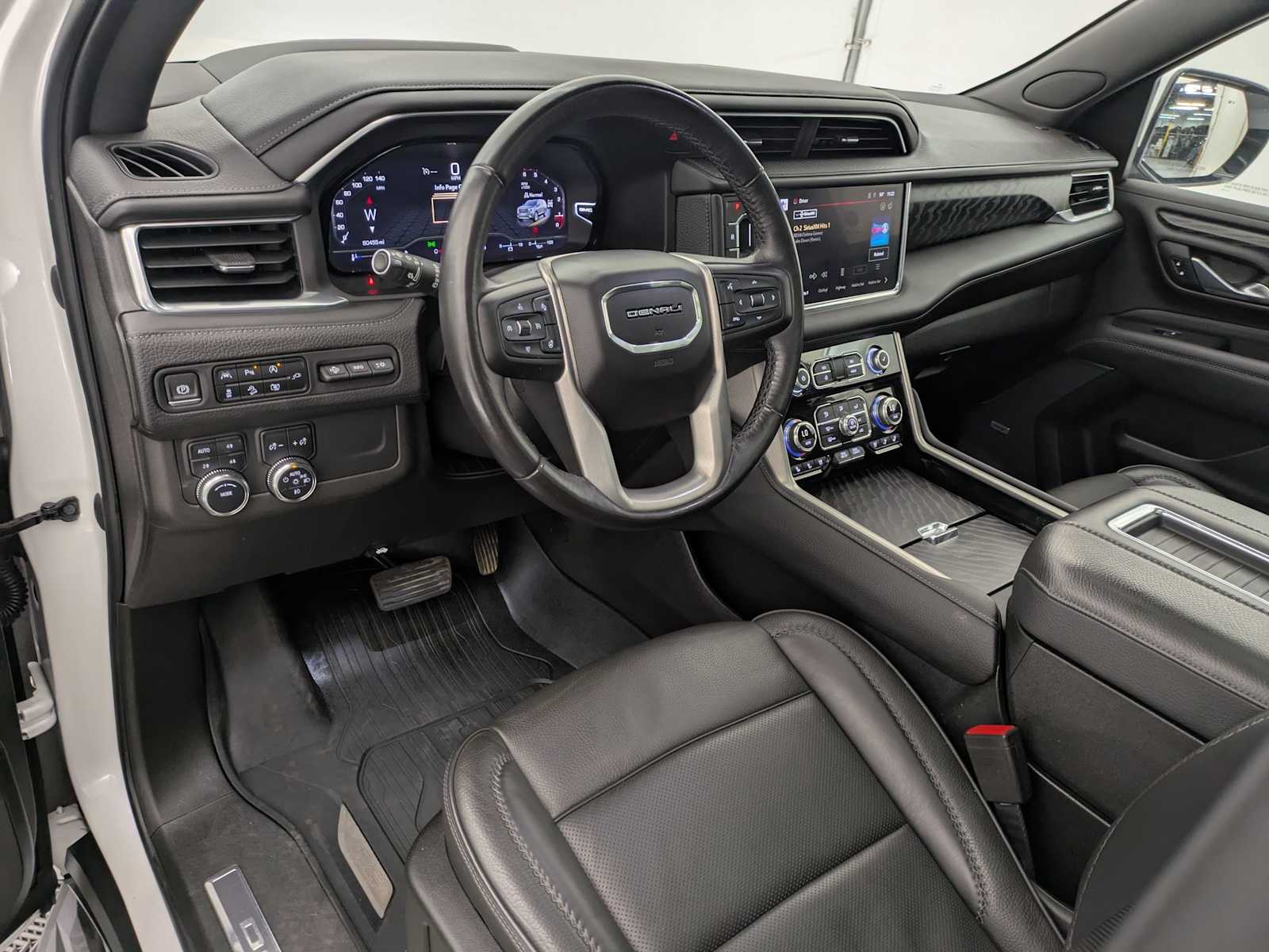 2022 GMC Yukon Denali 2