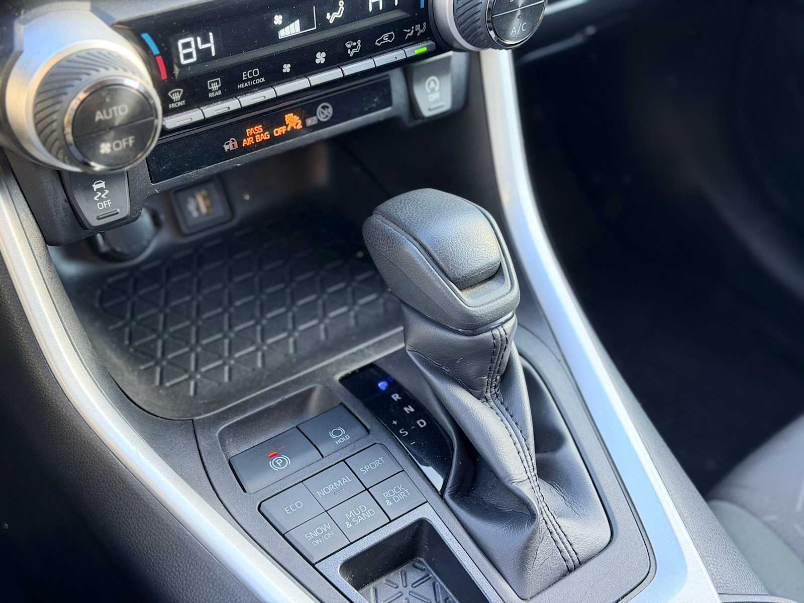 Thumbnail: 2023 Toyota RAV4 - 31