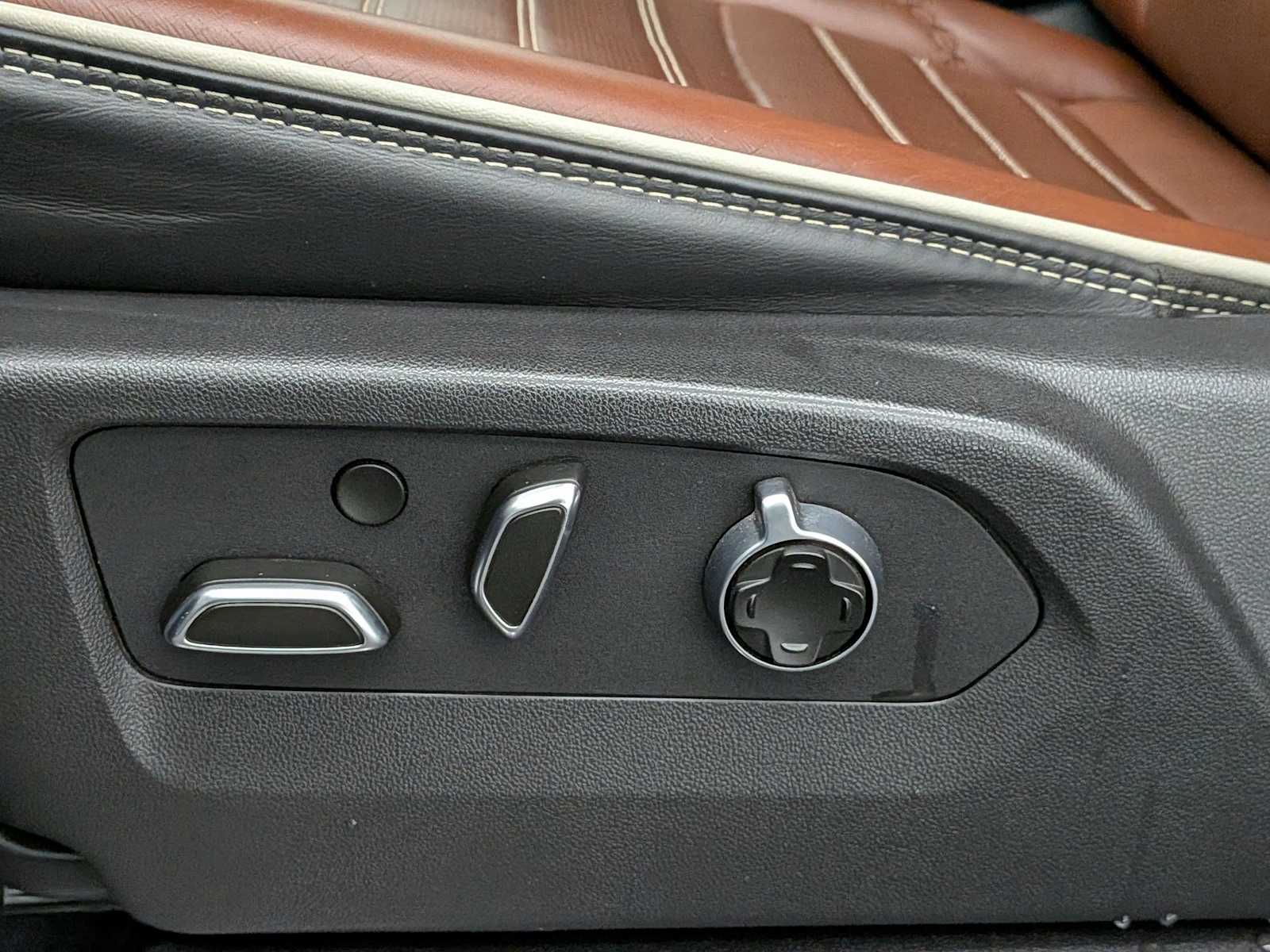 Thumbnail: 2024 GMC Sierra 2500 - 19