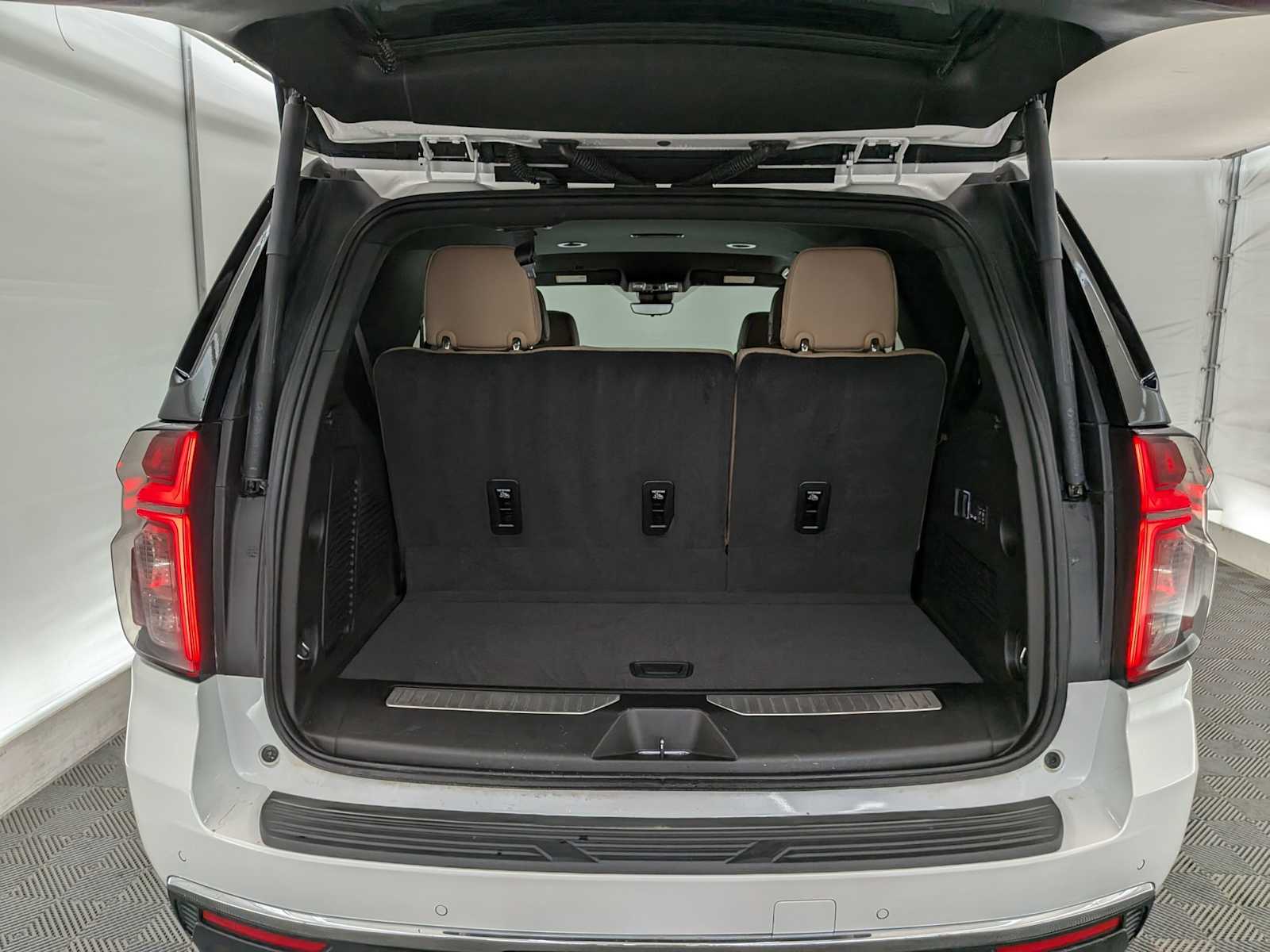 Thumbnail: 2024 Chevrolet Tahoe - 32