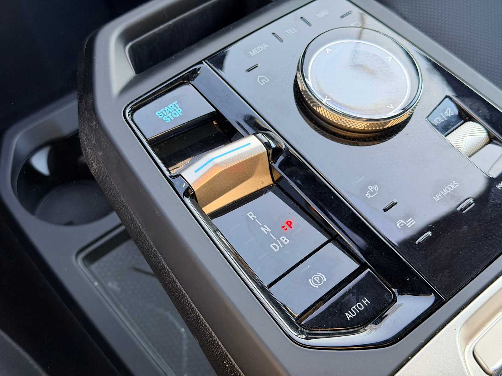 Thumbnail: 2023 BMW iX - 31