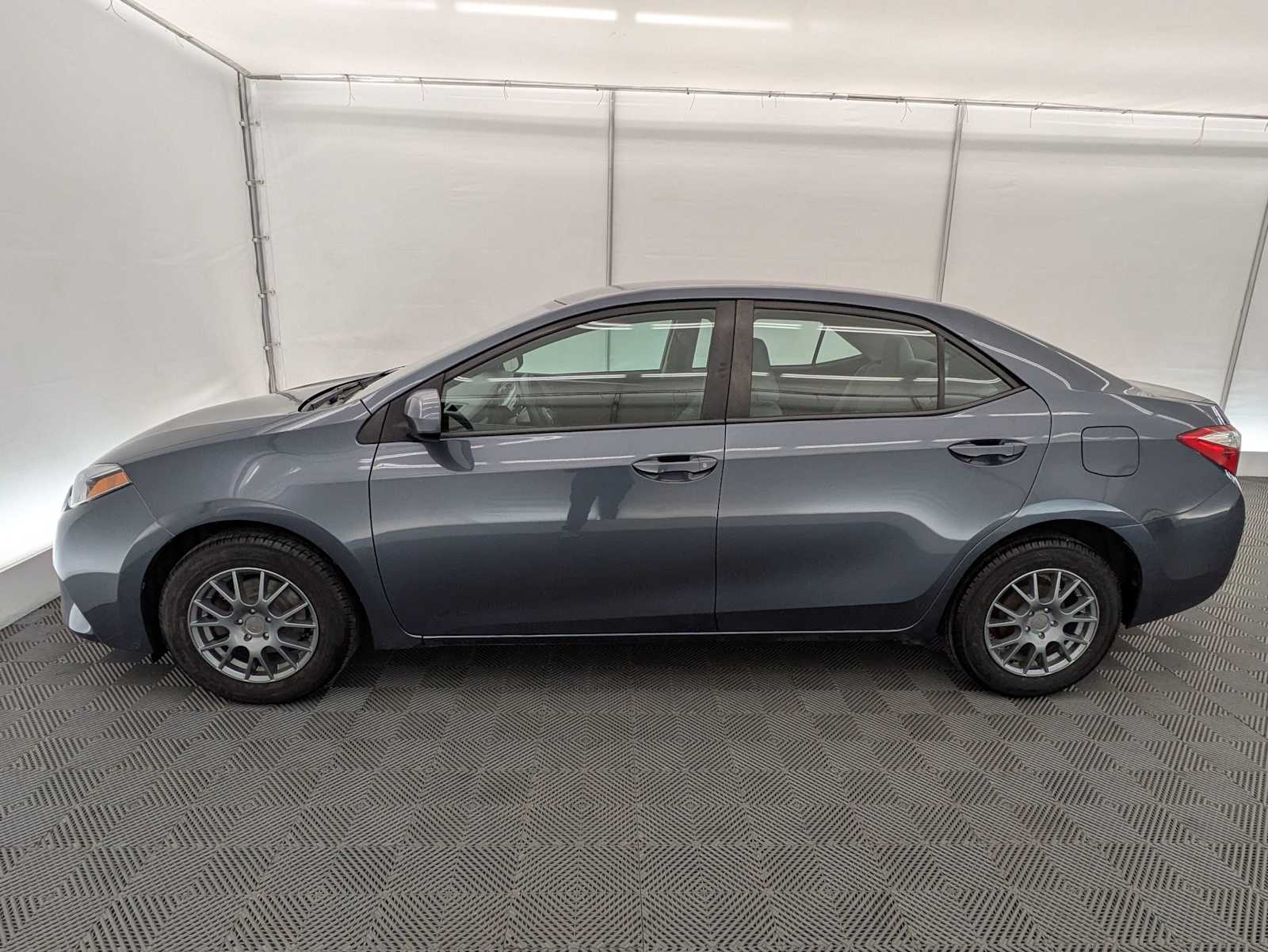 Thumbnail: 2015 Toyota Corolla - 3