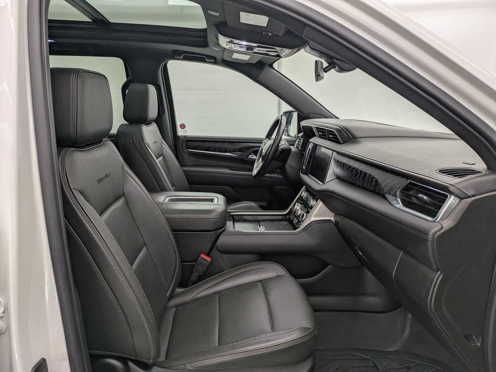 2022 GMC Yukon Denali 25