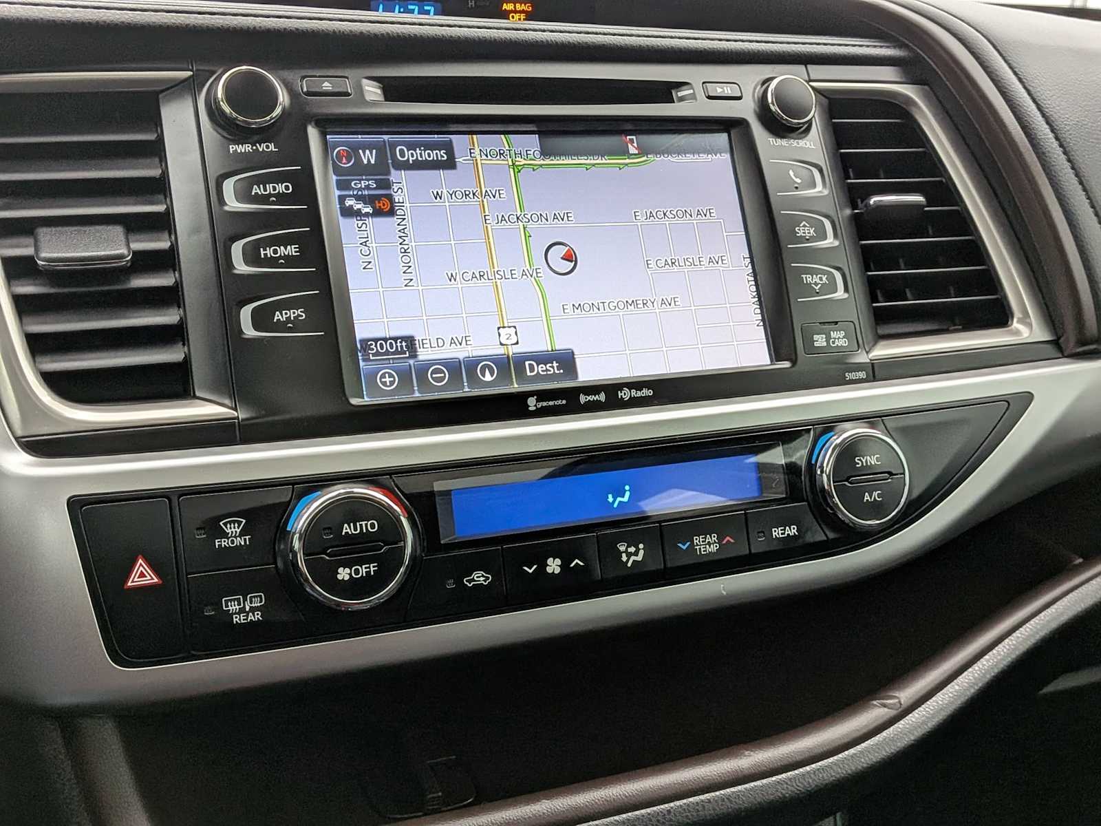 Thumbnail: 2019 Toyota Highlander - 32