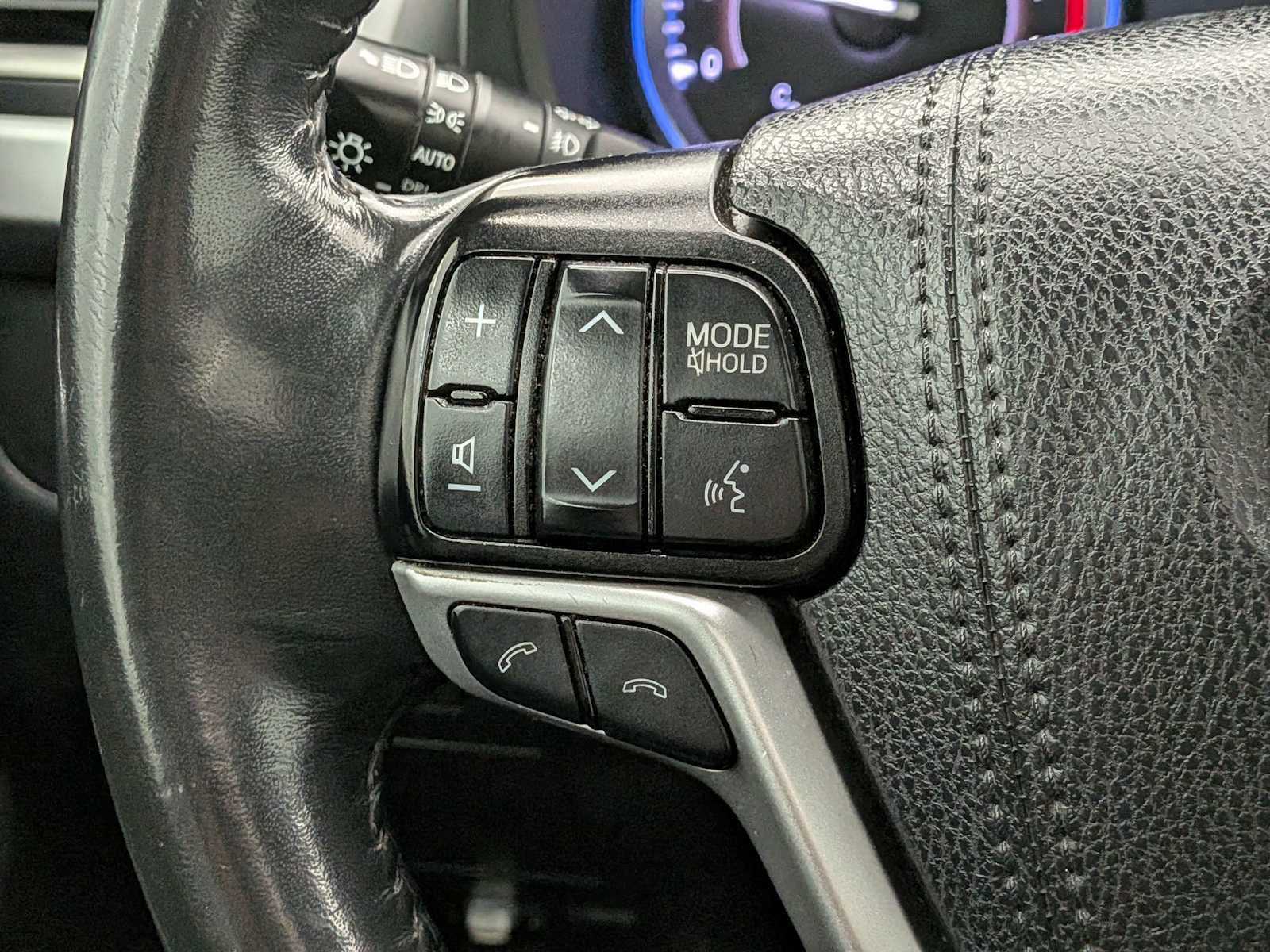 Thumbnail: 2019 Toyota Highlander - 24