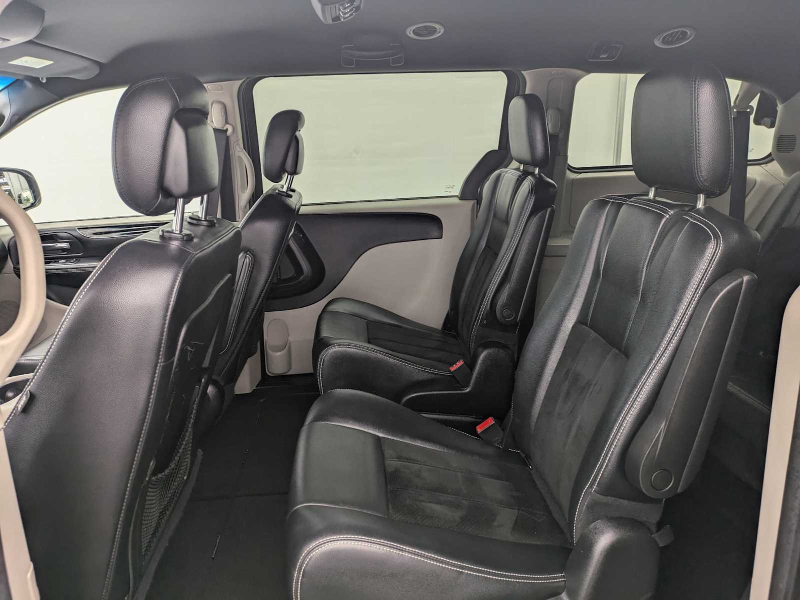 Thumbnail: 2017 Dodge Grand Caravan - 19