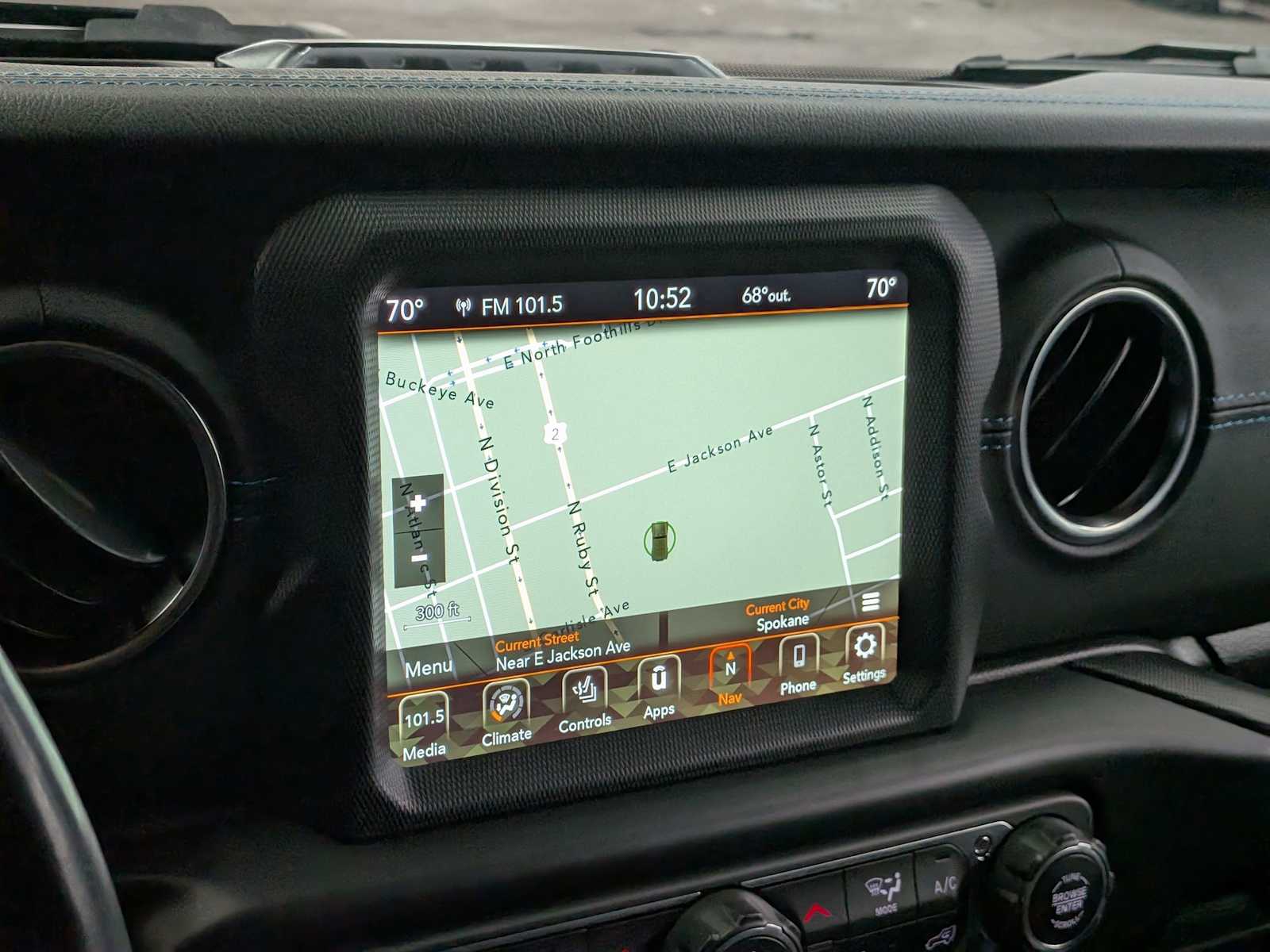 Thumbnail: 2022 Jeep Wrangler - 29