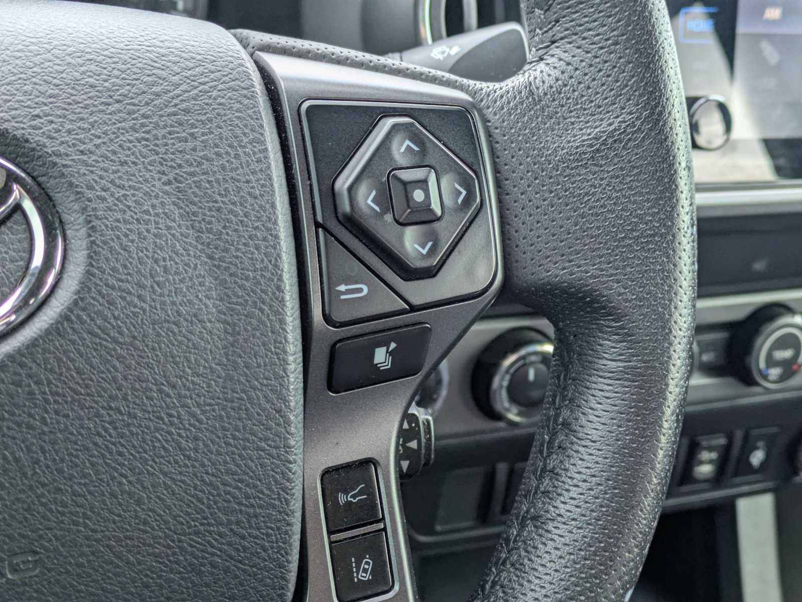 Thumbnail: 2019 Toyota Tacoma - 26