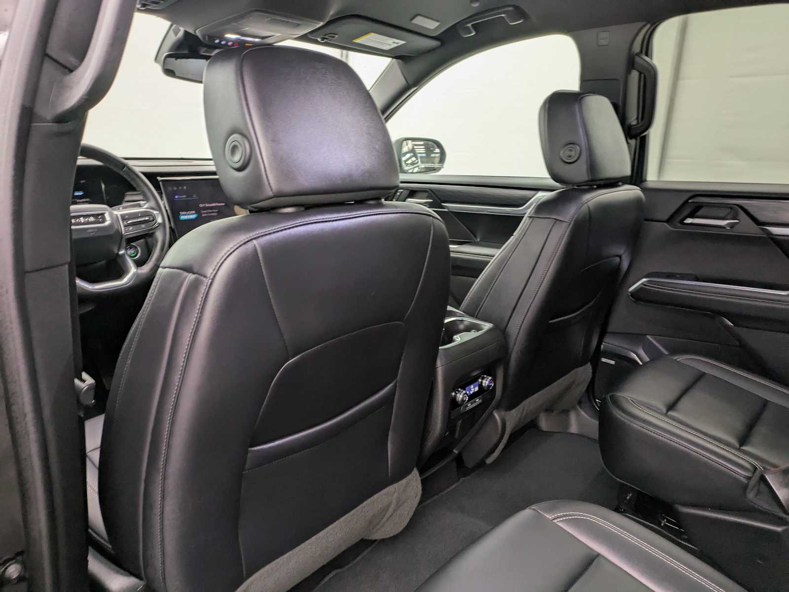 Thumbnail: 2025 GMC Acadia - 19