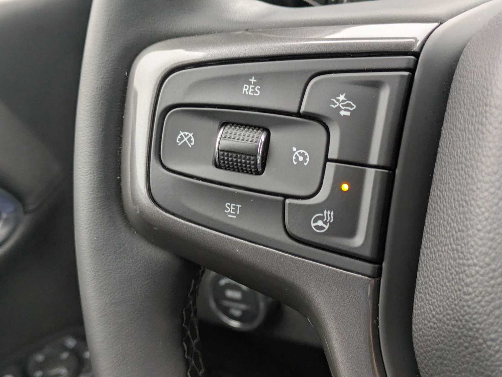 Thumbnail: 2024 Chevrolet Silverado 3500 - 28