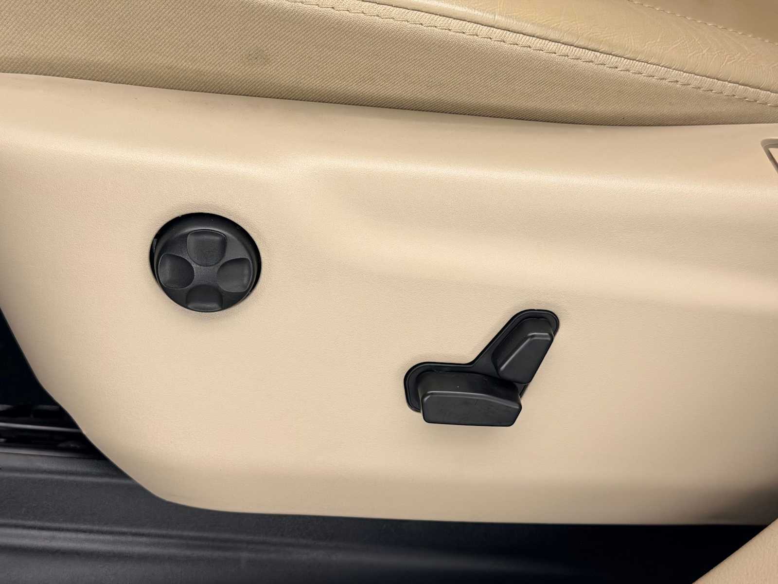 Thumbnail: 2021 Jeep Grand Cherokee - 18