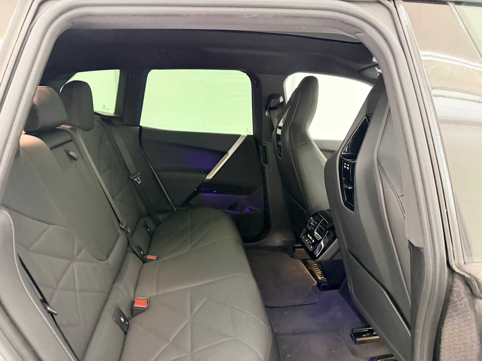 Thumbnail: 2023 BMW iX - 21