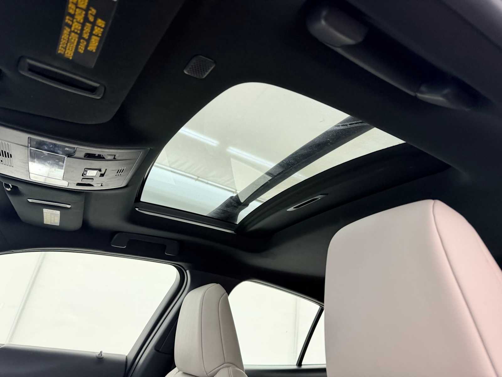 Thumbnail: 2019 Lexus UX - 19