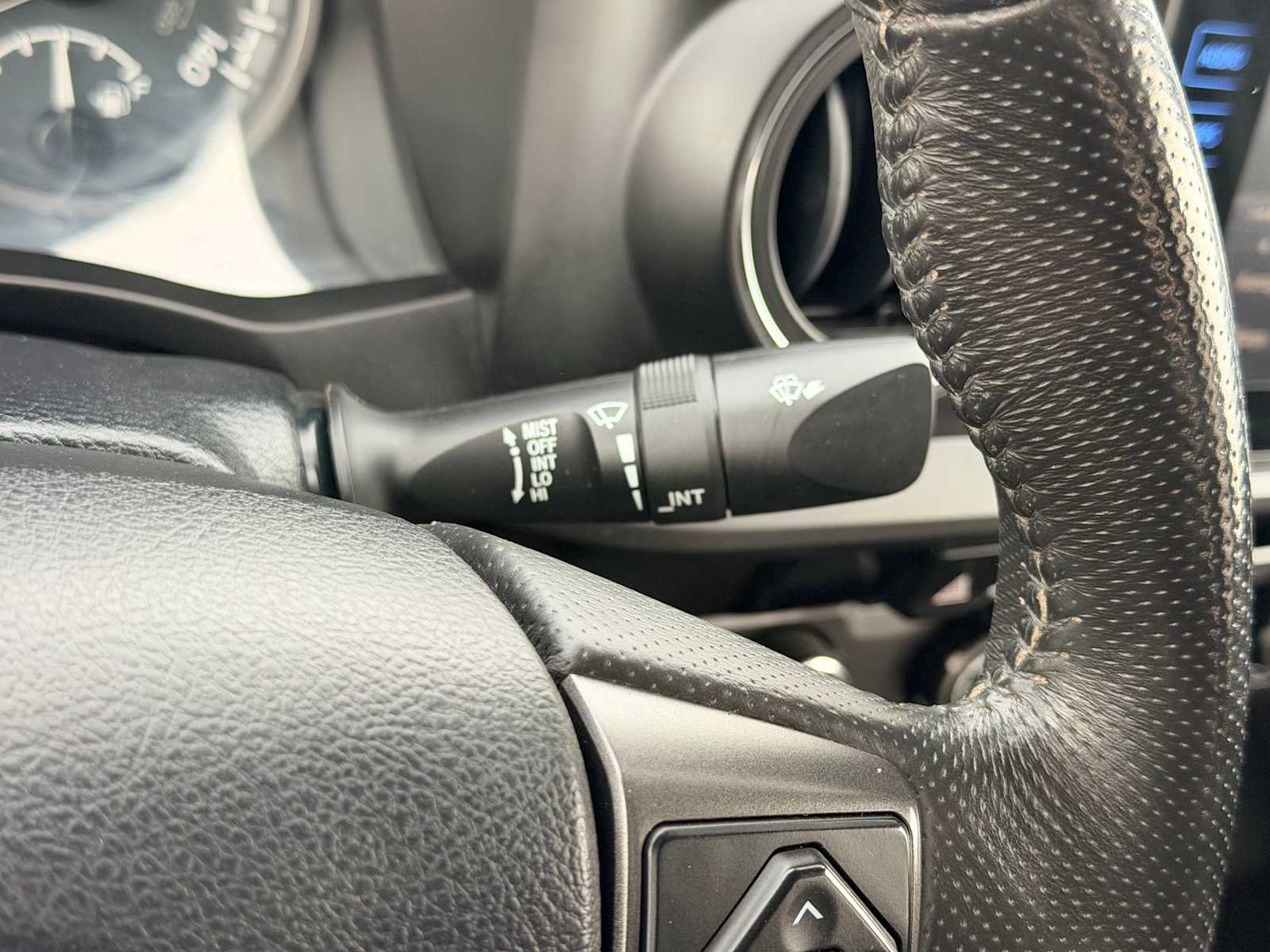 Thumbnail: 2016 Toyota Tacoma - 24