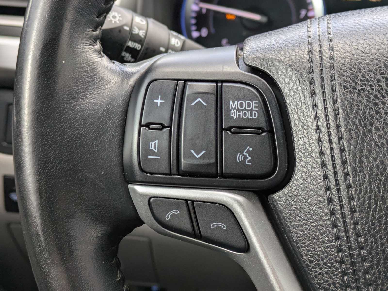 Thumbnail: 2018 Toyota Highlander - 24