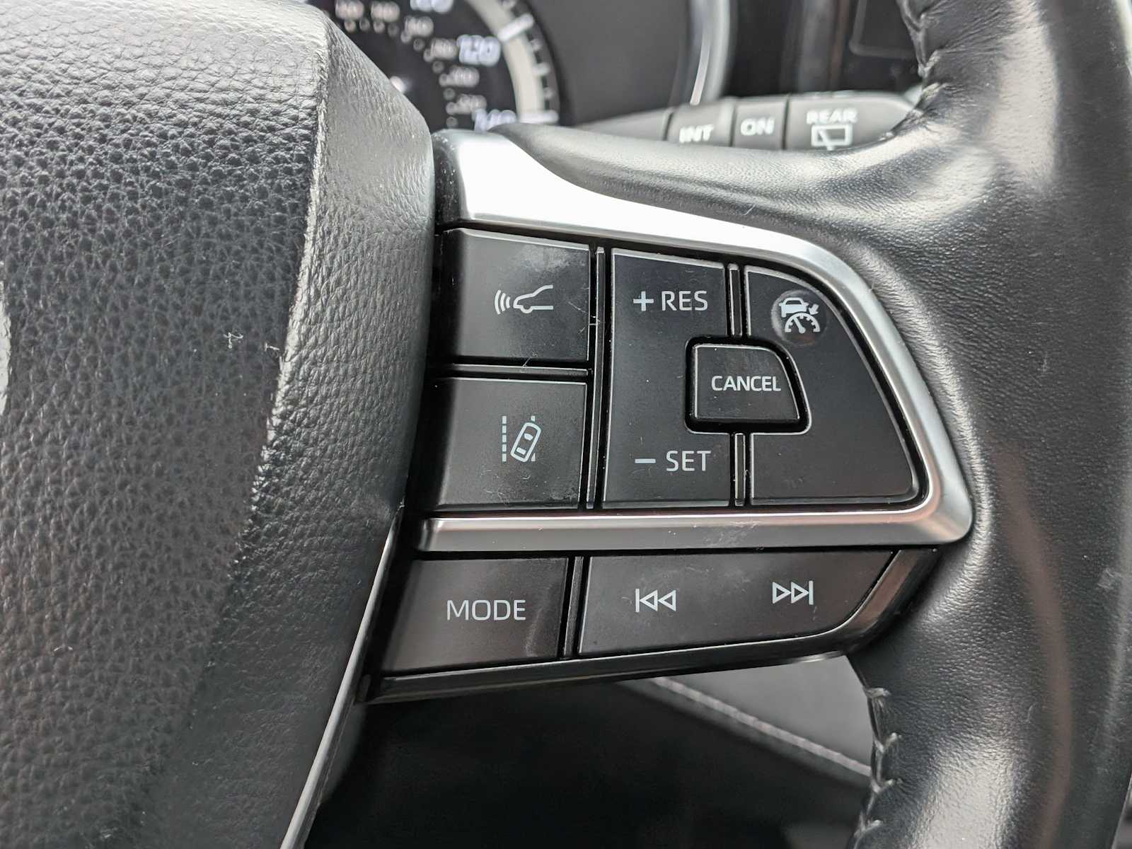 Thumbnail: 2021 Toyota Highlander - 26