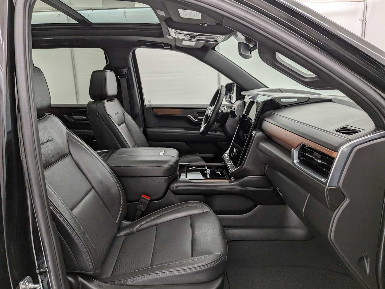 Thumbnail: 2025 GMC Yukon - 23