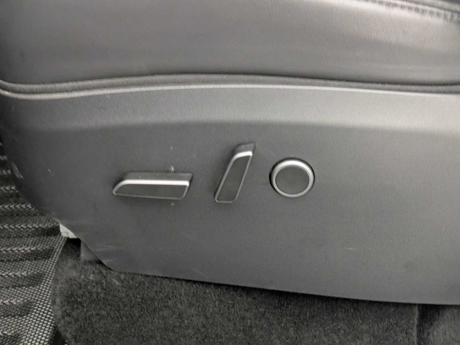 Thumbnail: 2023 Tesla Model Y - 17