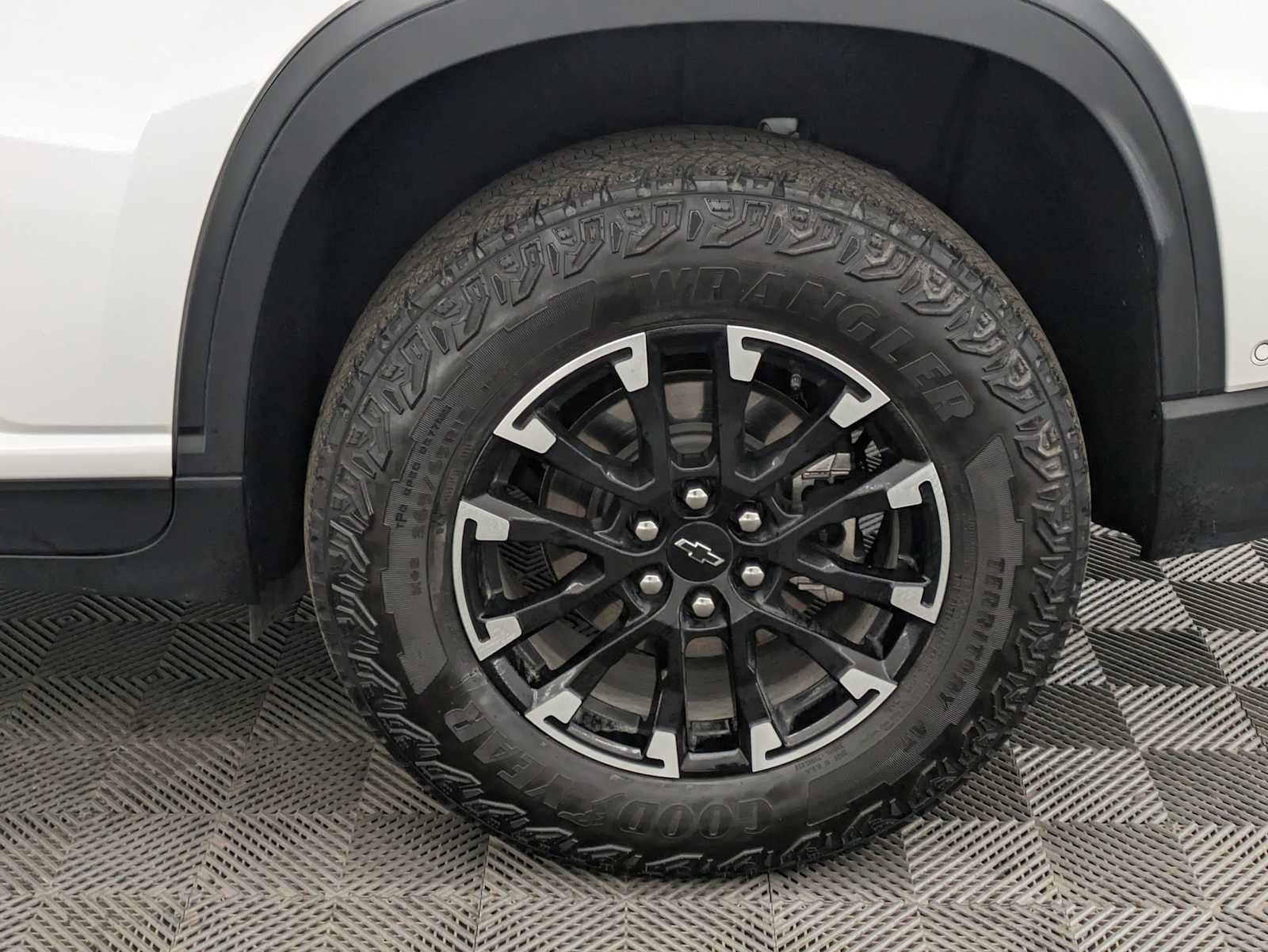 Thumbnail: 2024 Chevrolet Traverse - 14