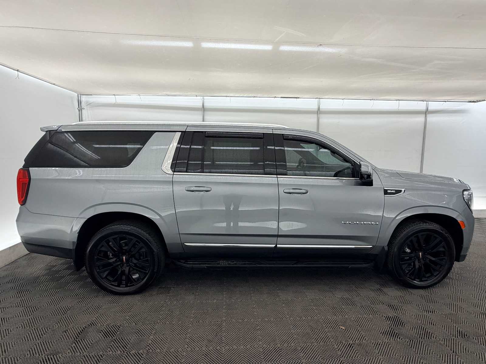 Thumbnail: 2023 GMC Yukon XL - 7