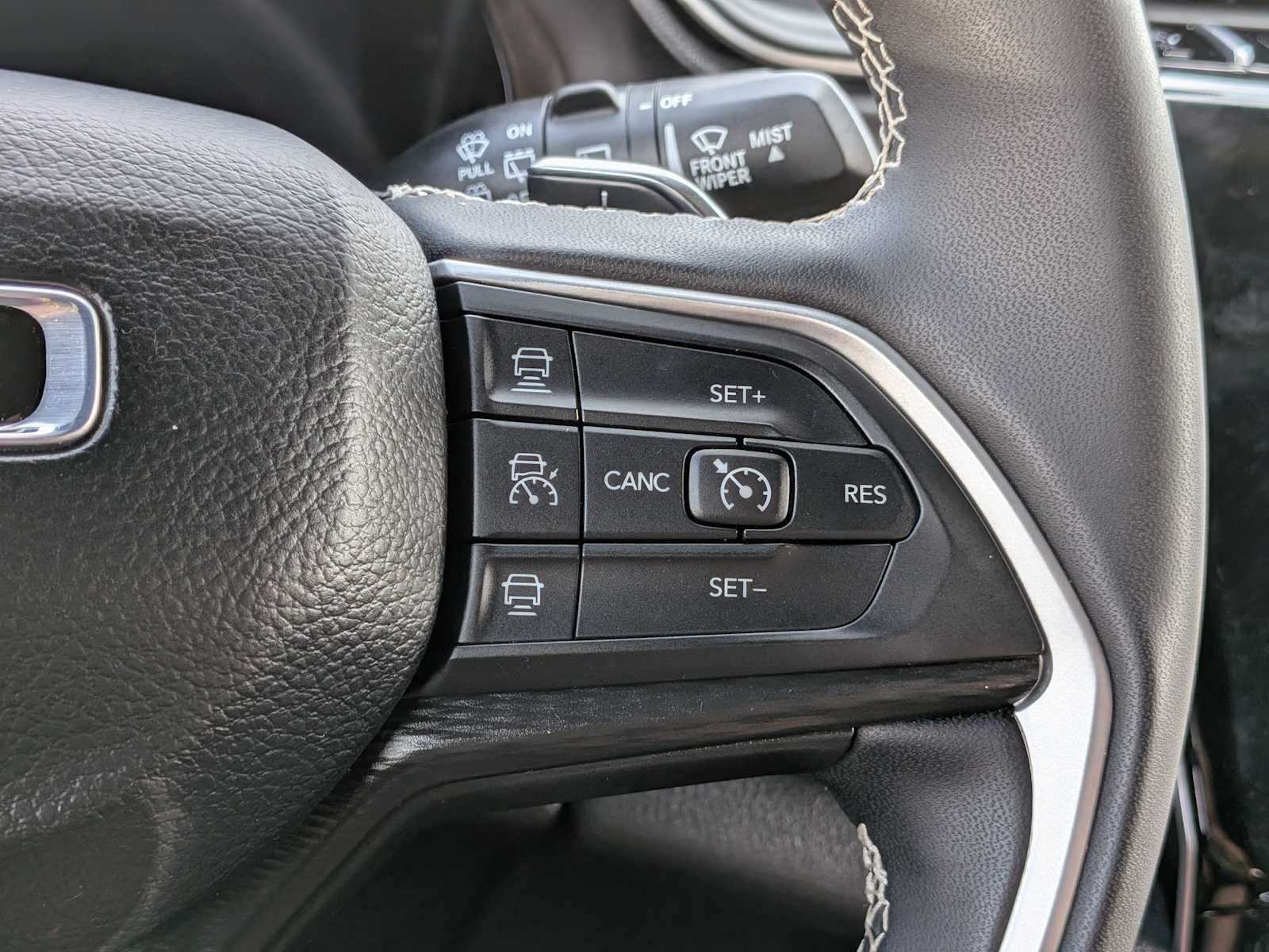 Thumbnail: 2024 Jeep Grand Cherokee - 25