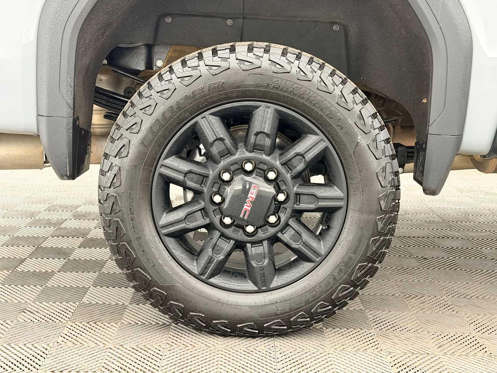 Thumbnail: 2025 GMC Sierra 3500 - 16