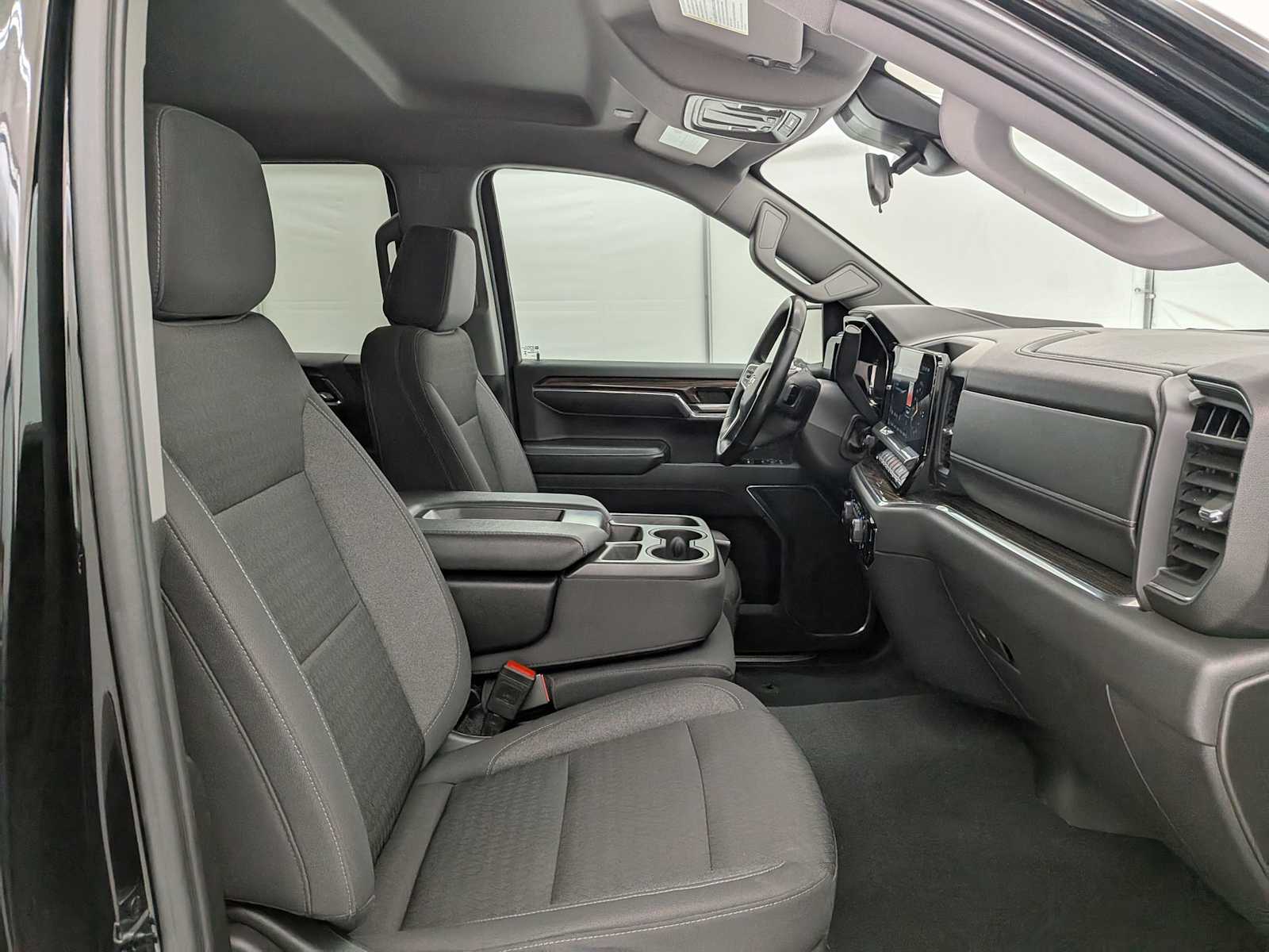 Thumbnail: 2023 Chevrolet Silverado 1500 - 24