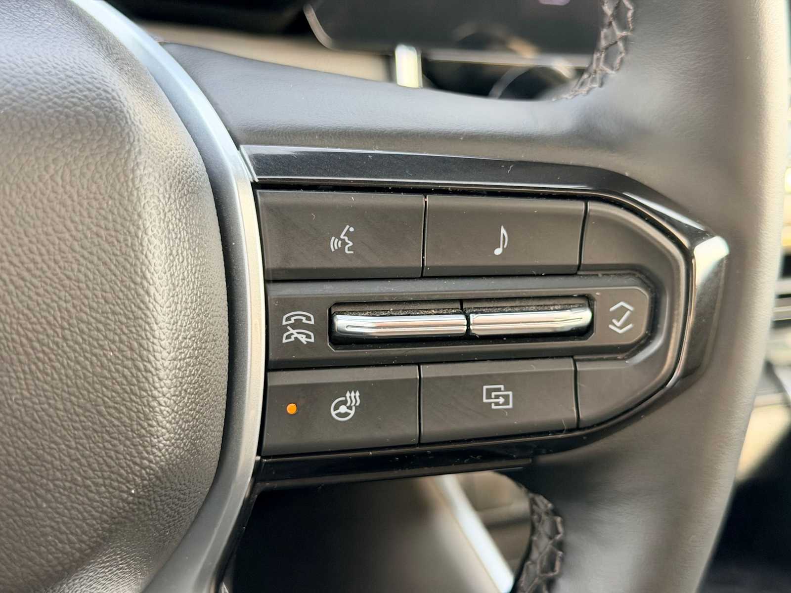 Thumbnail: 2024 Chevrolet Colorado - 26