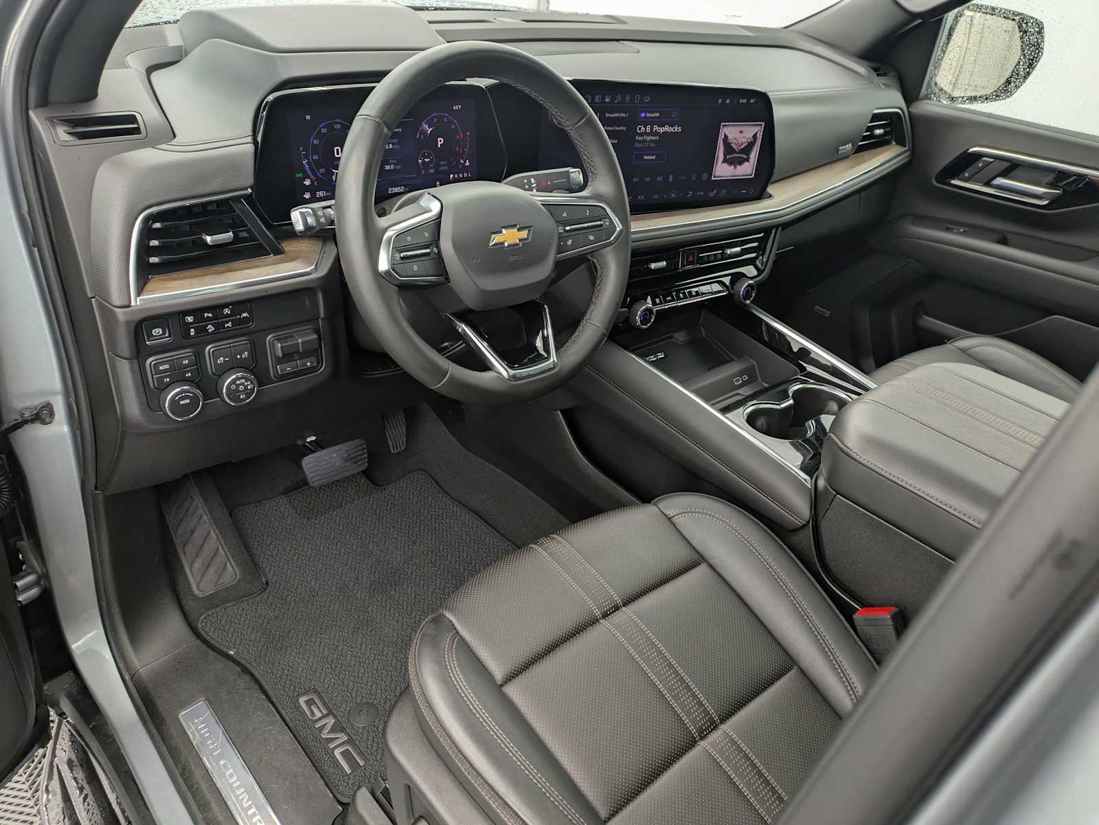 Thumbnail: 2025 Chevrolet Suburban - 2