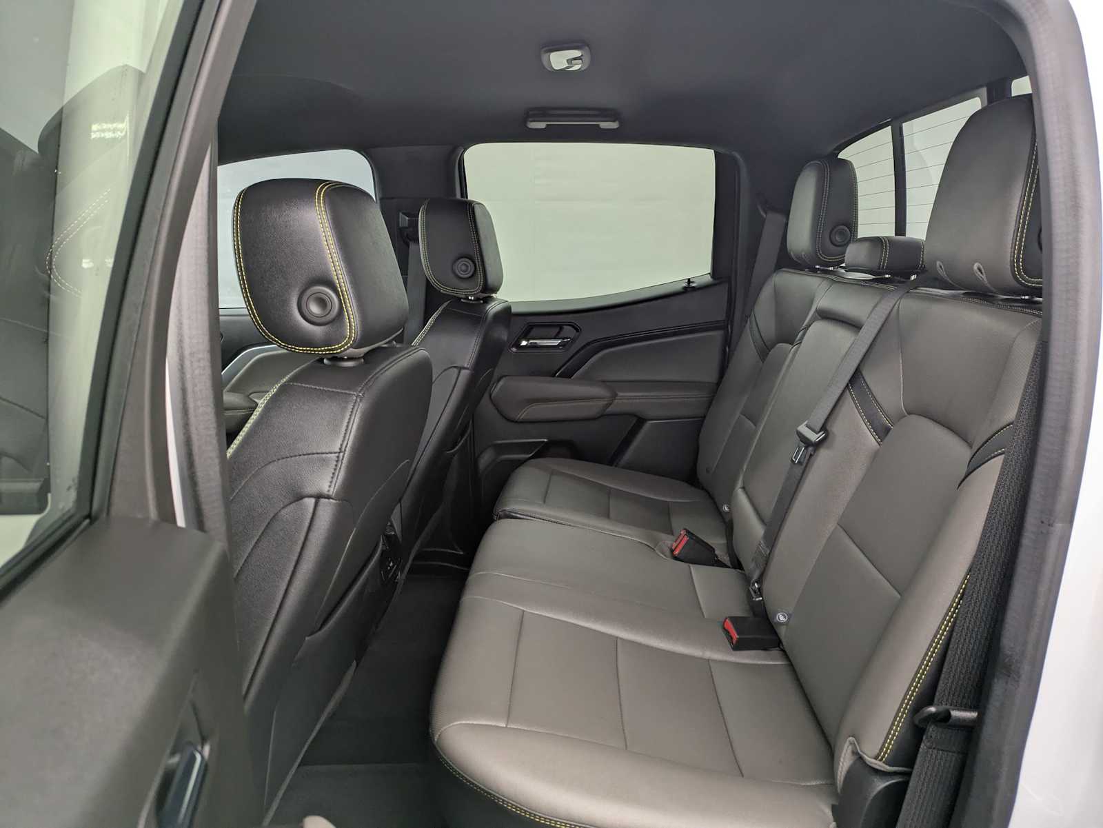 Thumbnail: 2023 Chevrolet Colorado - 21