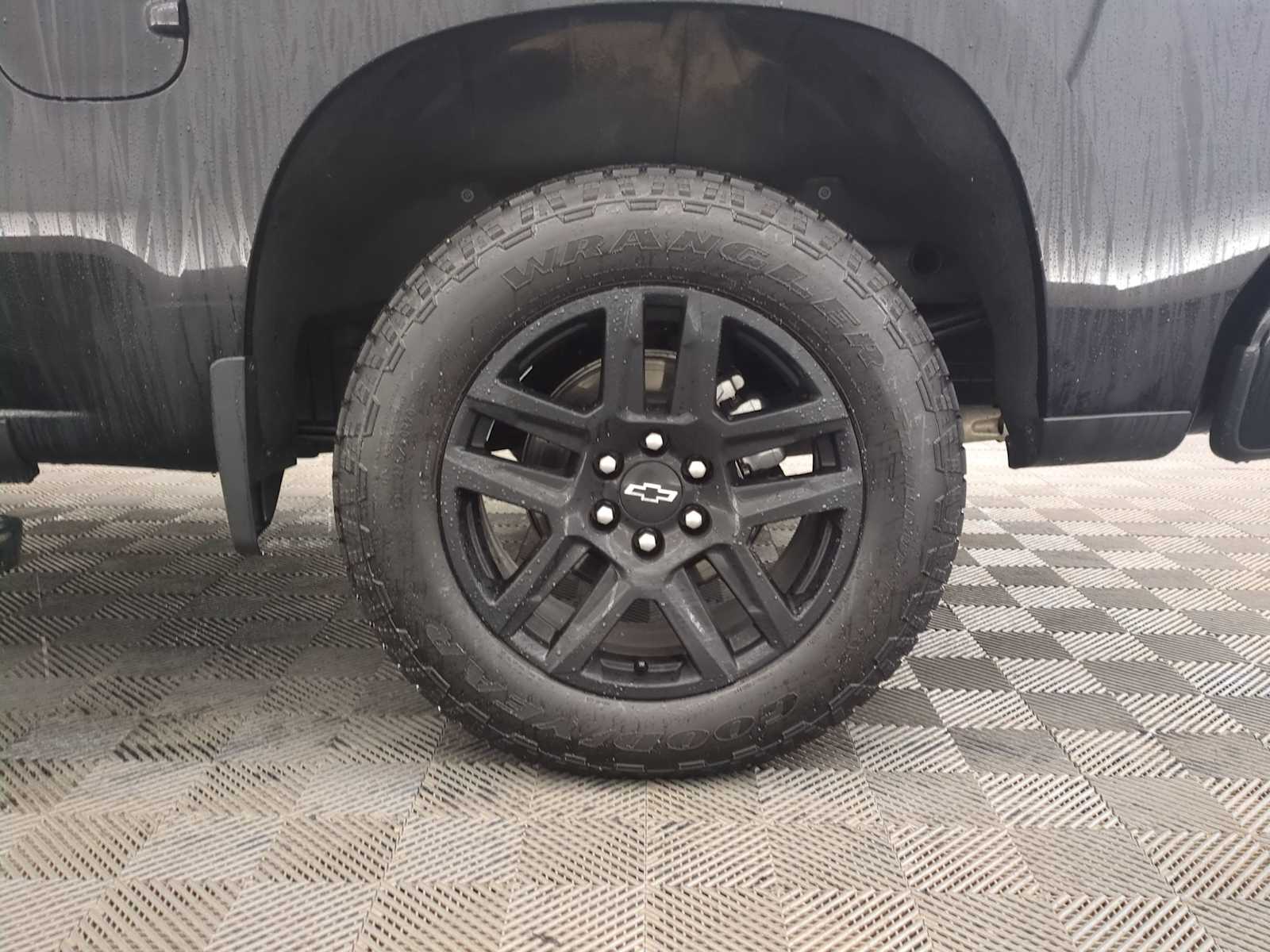 Thumbnail: 2025 Chevrolet Silverado 1500 - 12